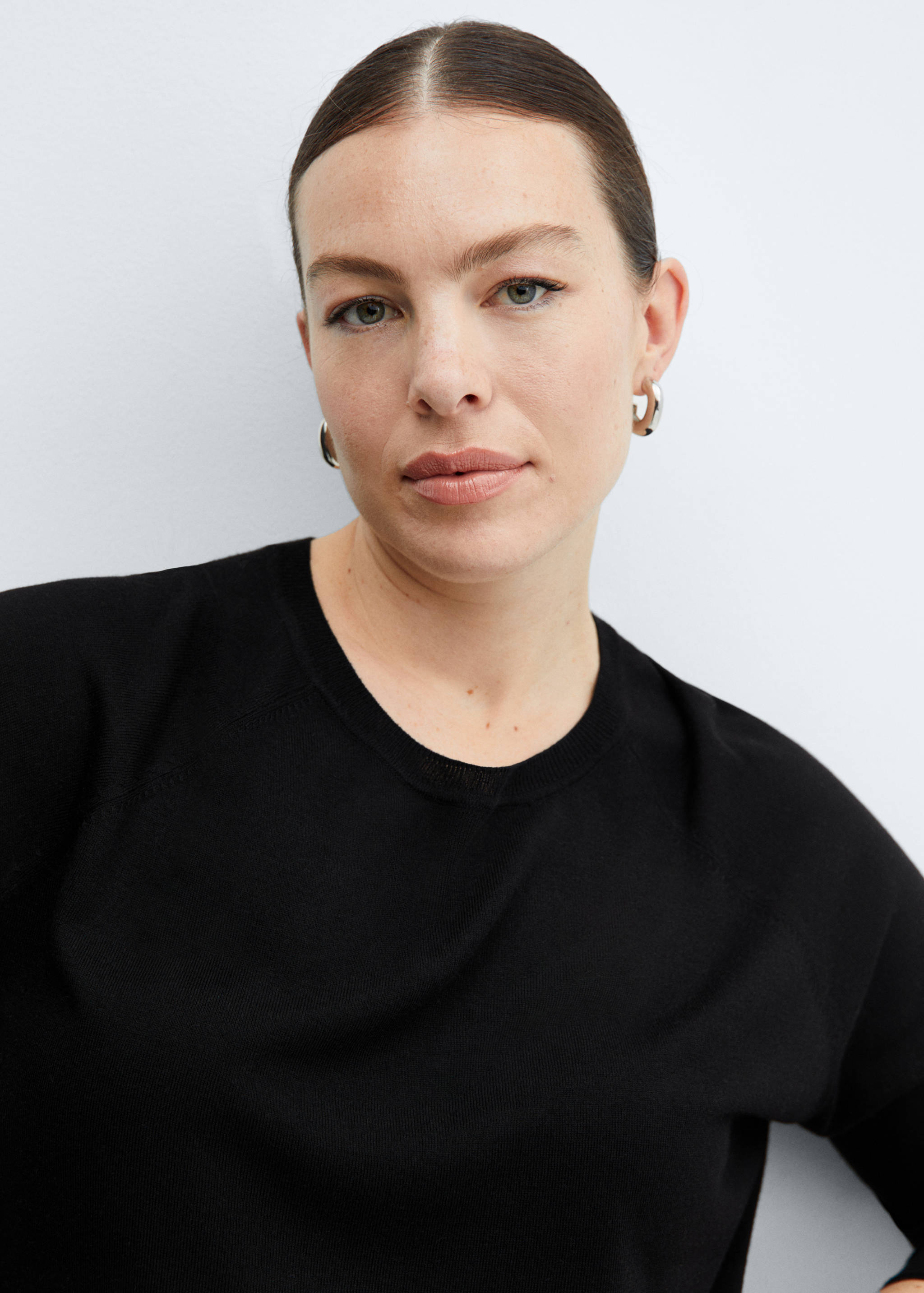 Fine-knit crew-neck sweater - Details of the article 4