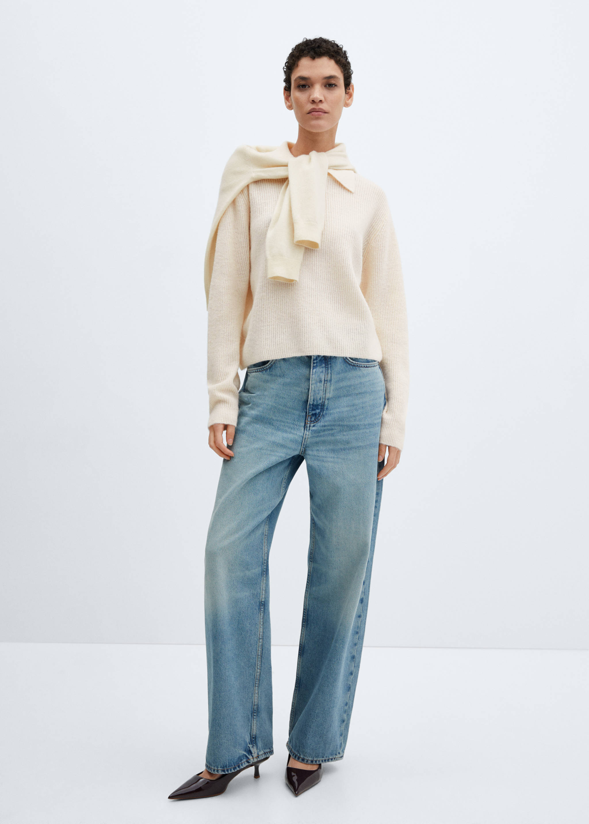 Knitted polo-neck sweater - General plane