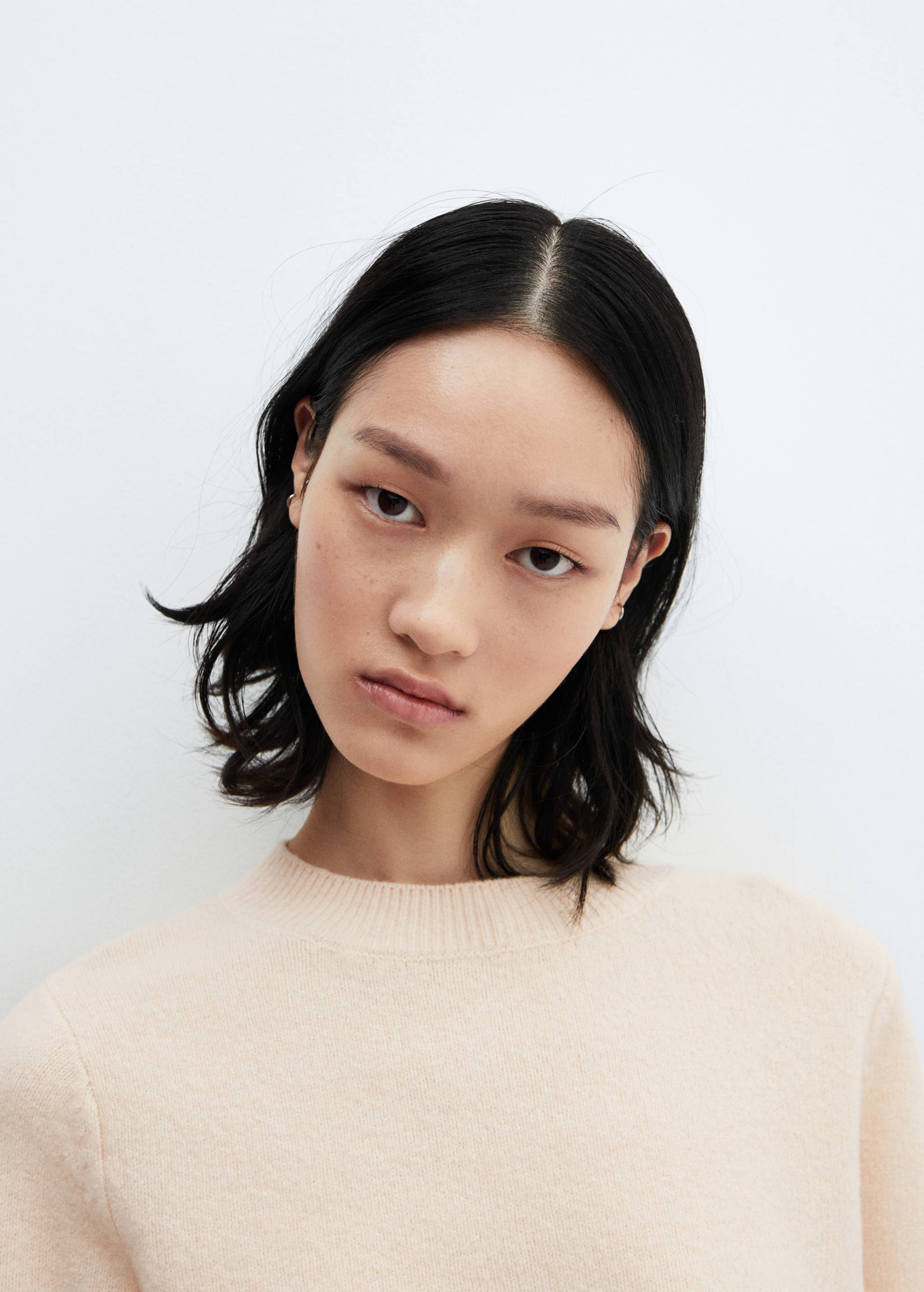 Round-neck knitted sweater - Details of the article 1