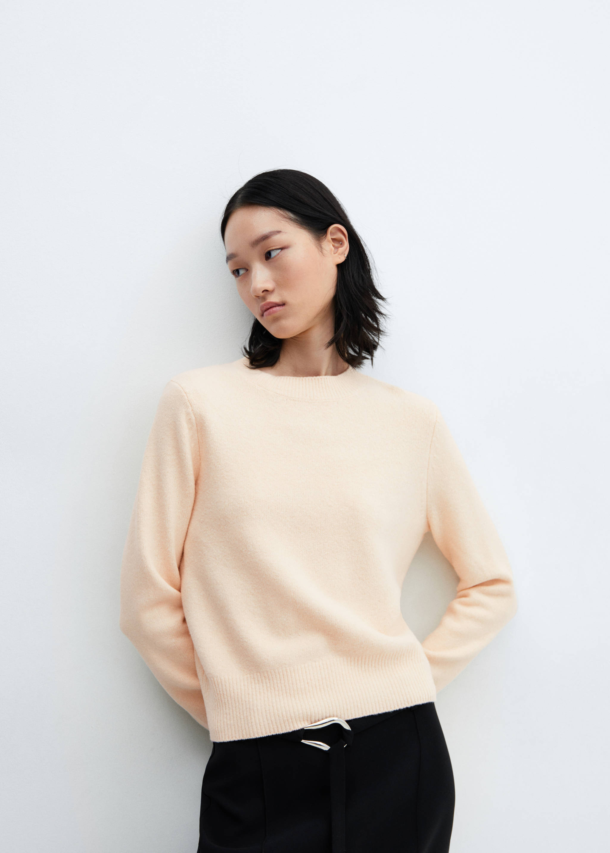 Round-neck knitted sweater - Details of the article 2