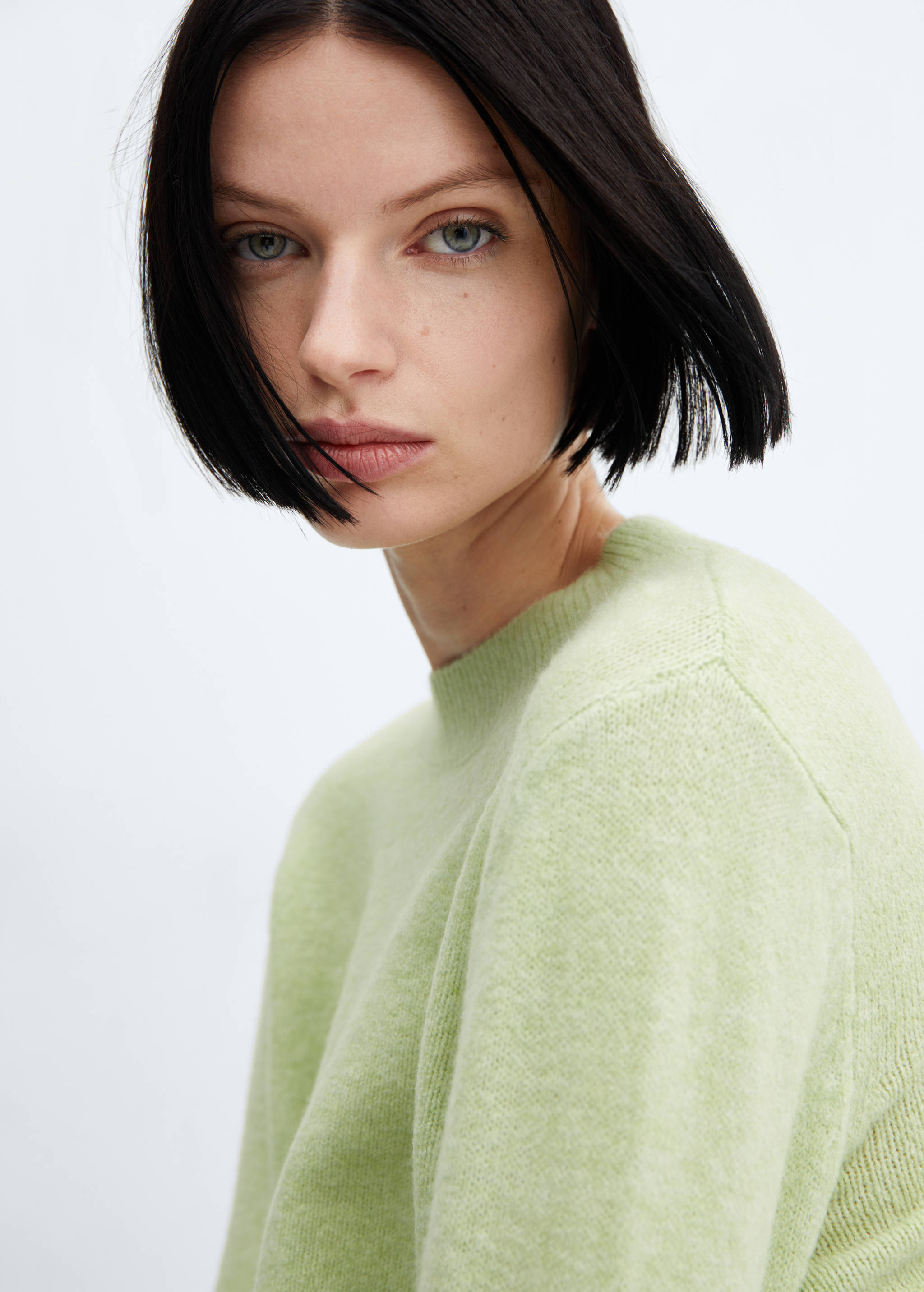 Round-neck knitted sweater - Details of the article 1