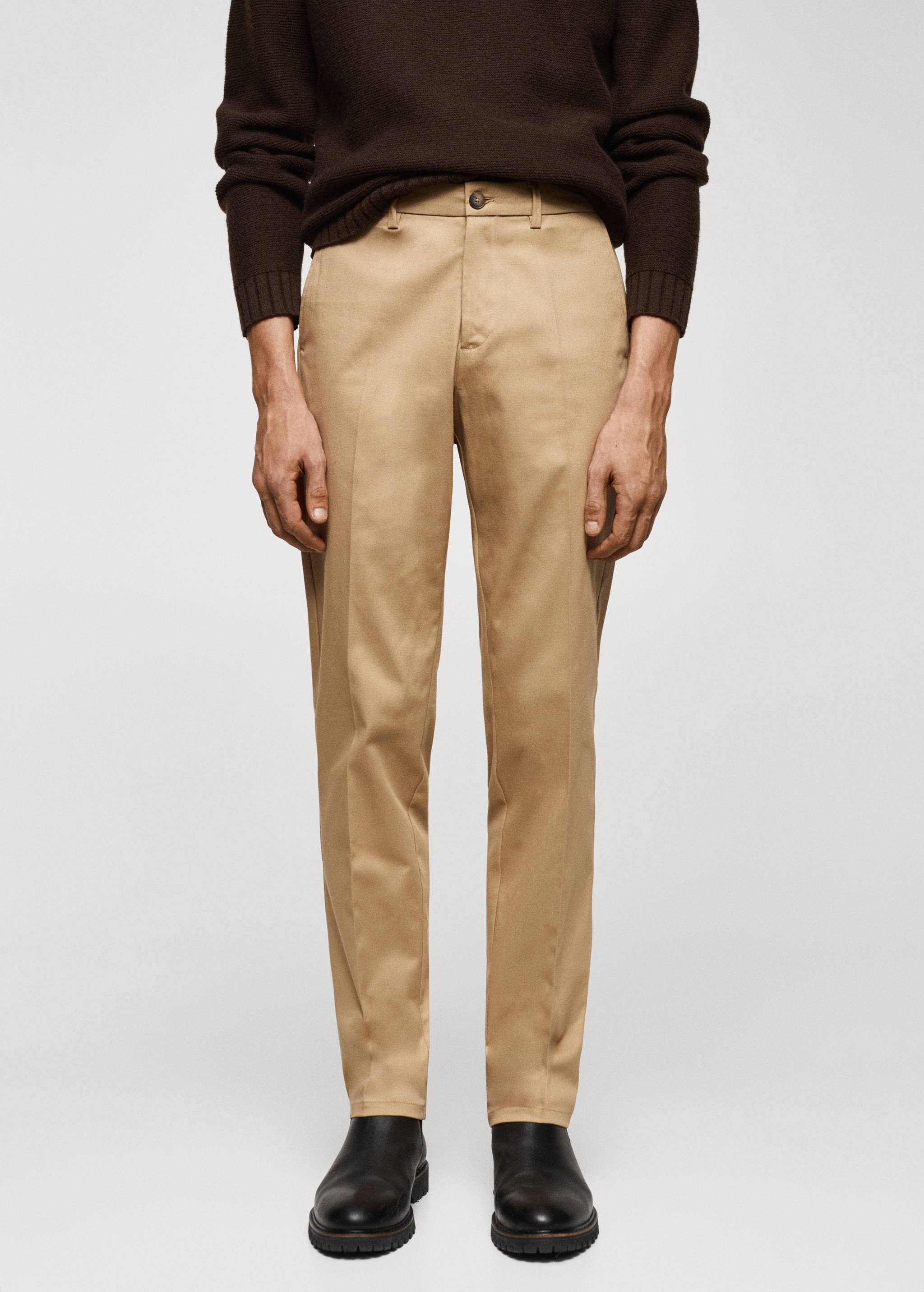 Pantalón chino slim fit - Plano medio