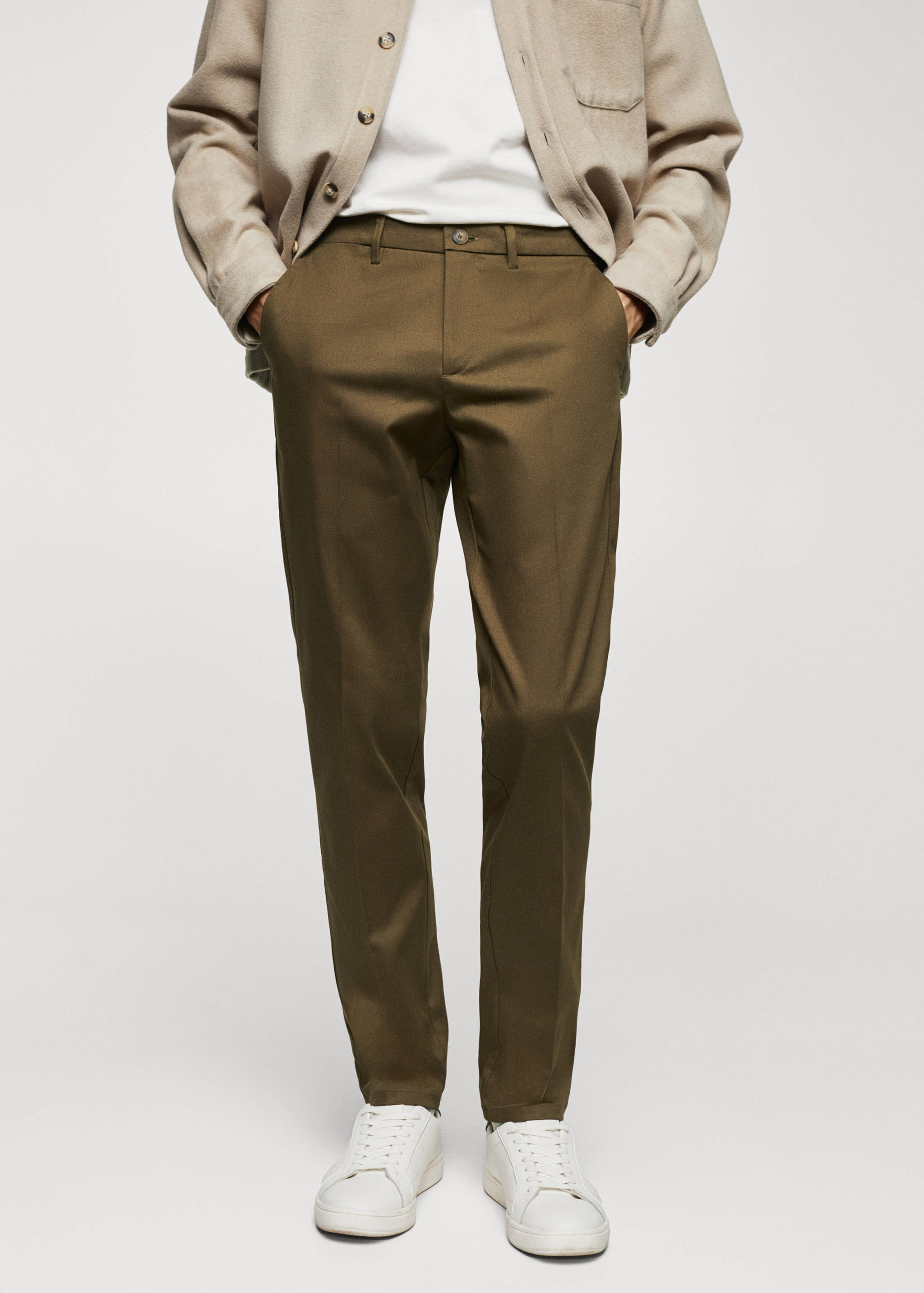Pantalón chino slim fit - Plano medio