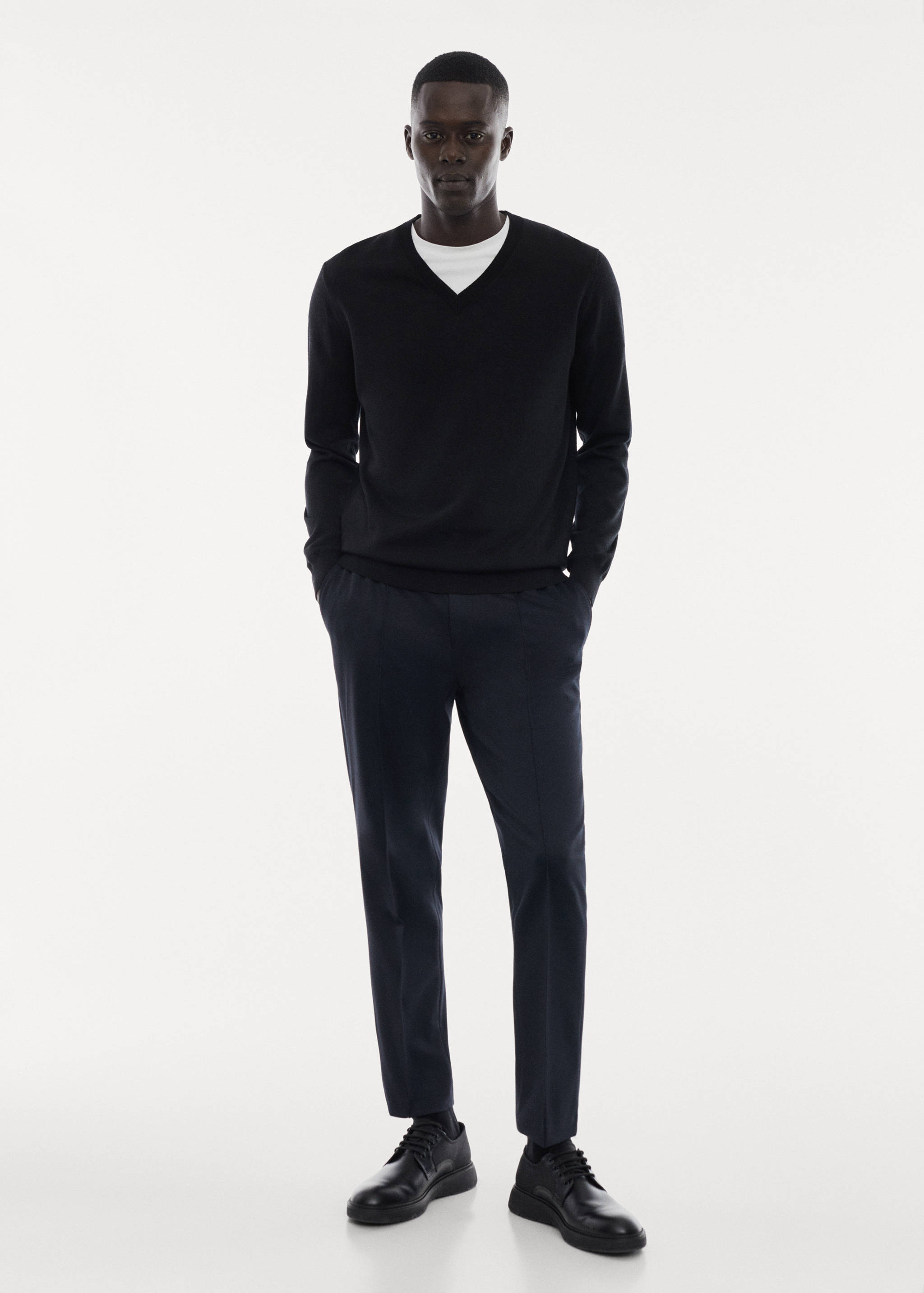 100% merino wool V-neck sweater - General plane