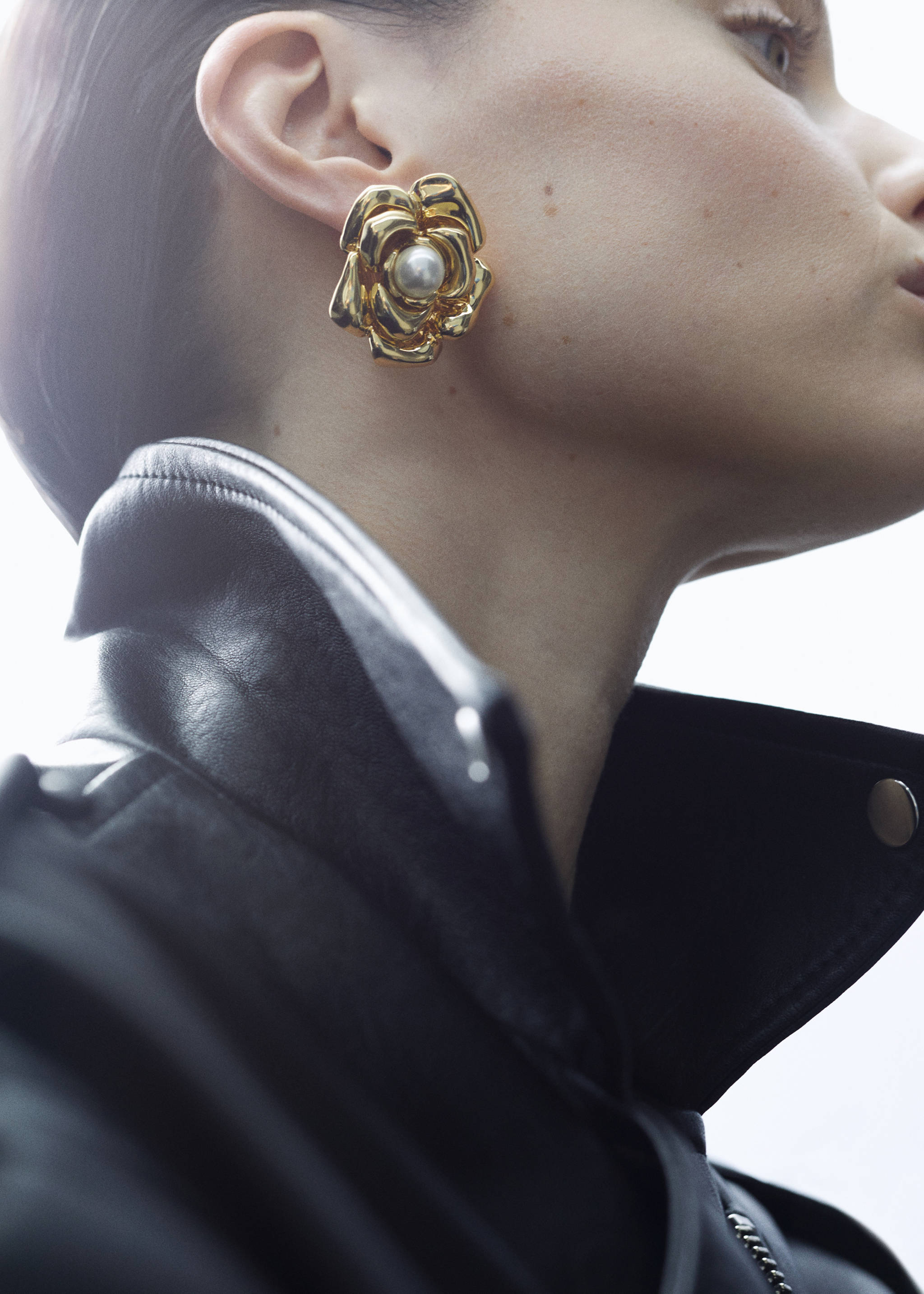 Boucles d'oreilles fleur perle - Détail de l'article 9