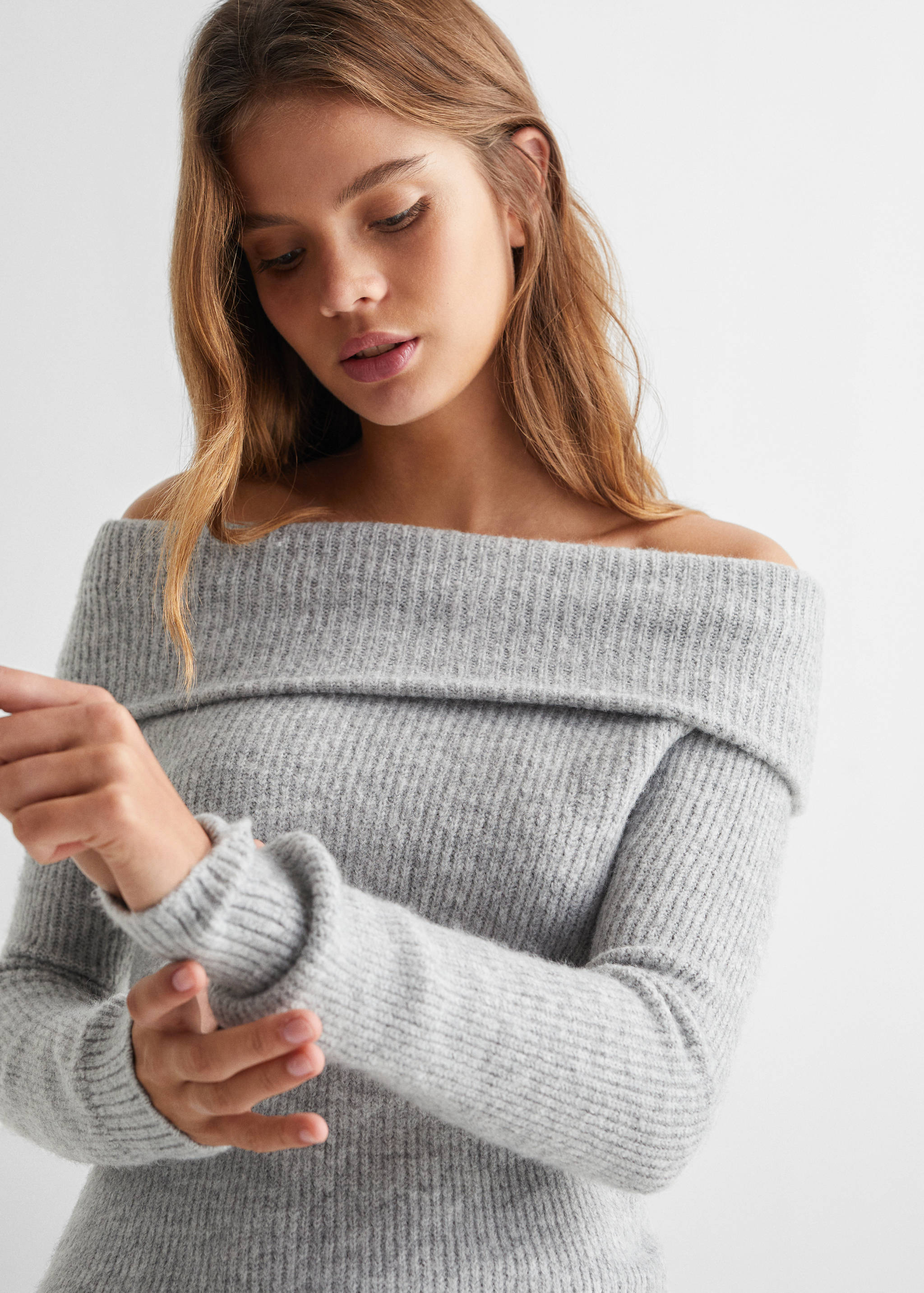 Off-the-shoulder knitted sweater - Details of the article 1