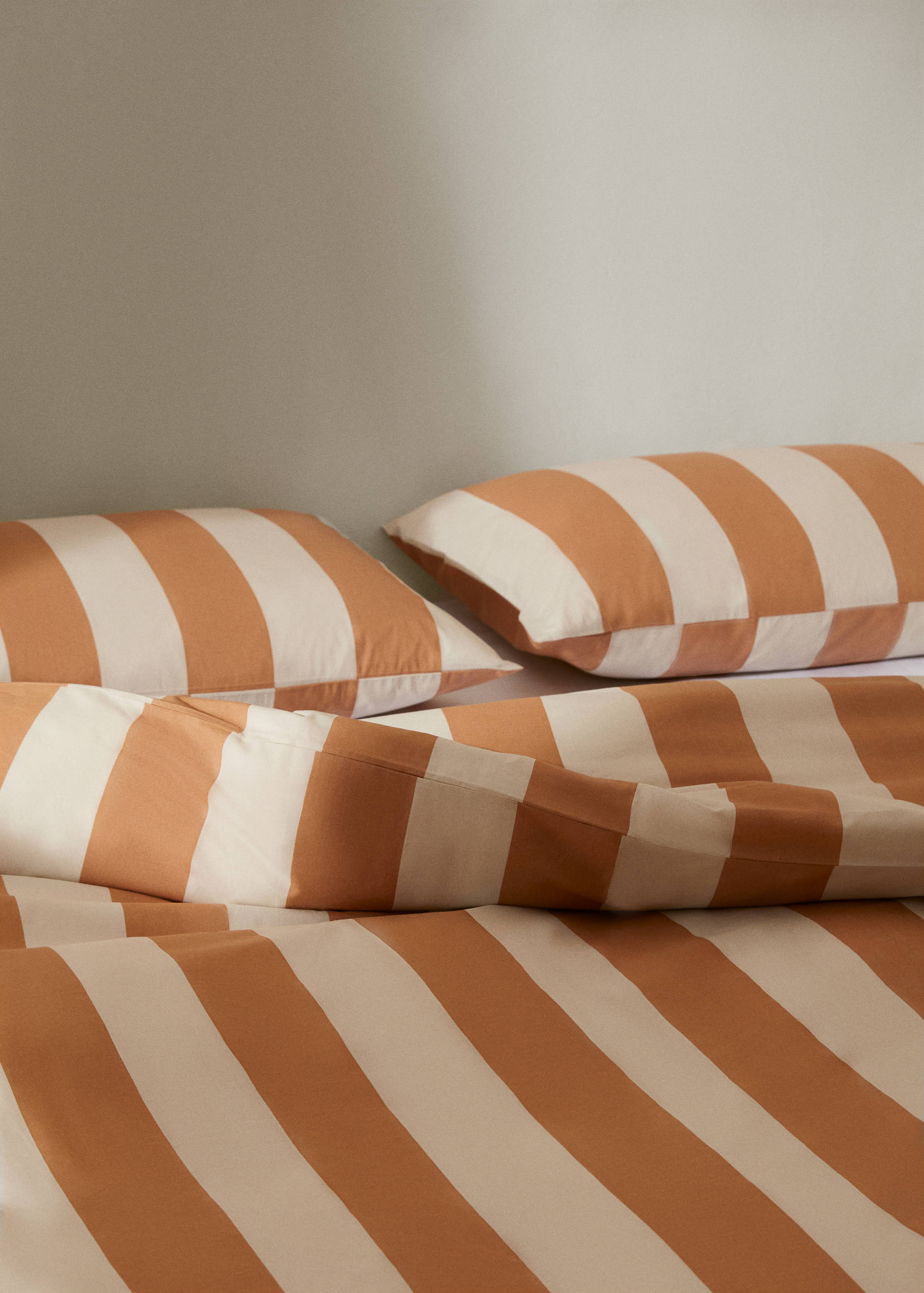 Cotton duvet cover with contrast stripe design king bed - Details of the article 7