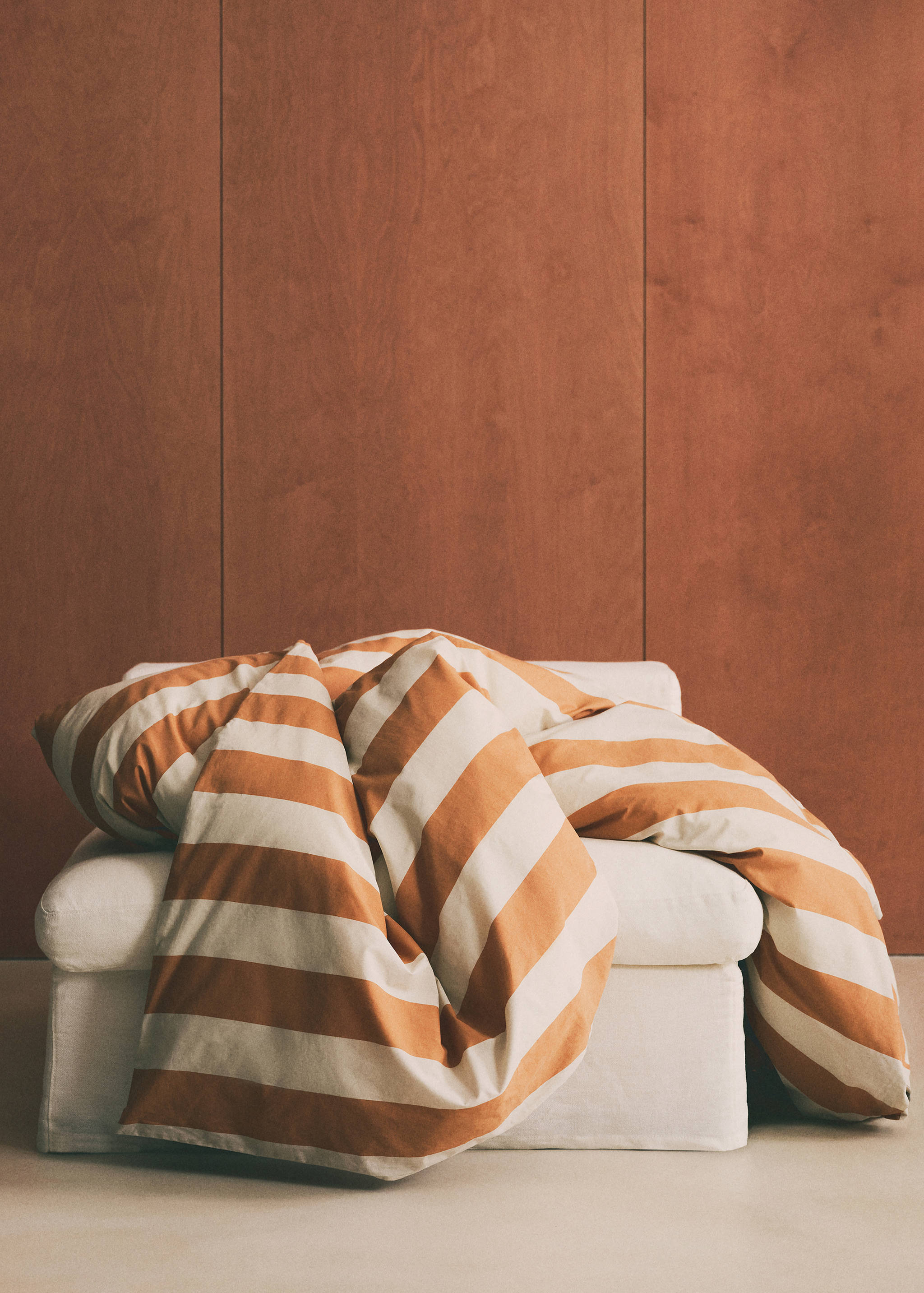 Cotton duvet cover with contrast stripe design king bed - Details of the article 6