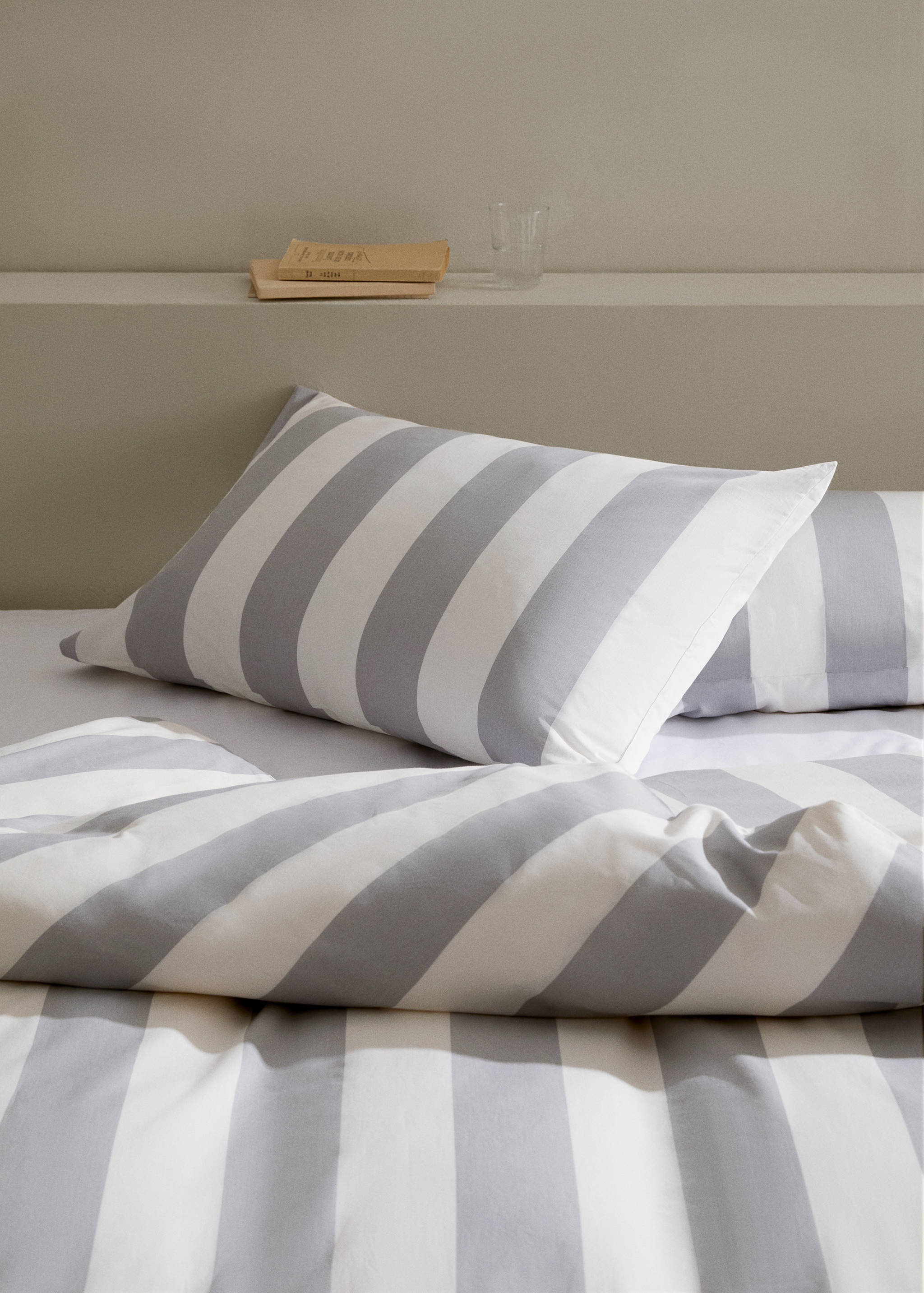 Cotton duvet cover with contrast stripe design king bed - Details of the article 7