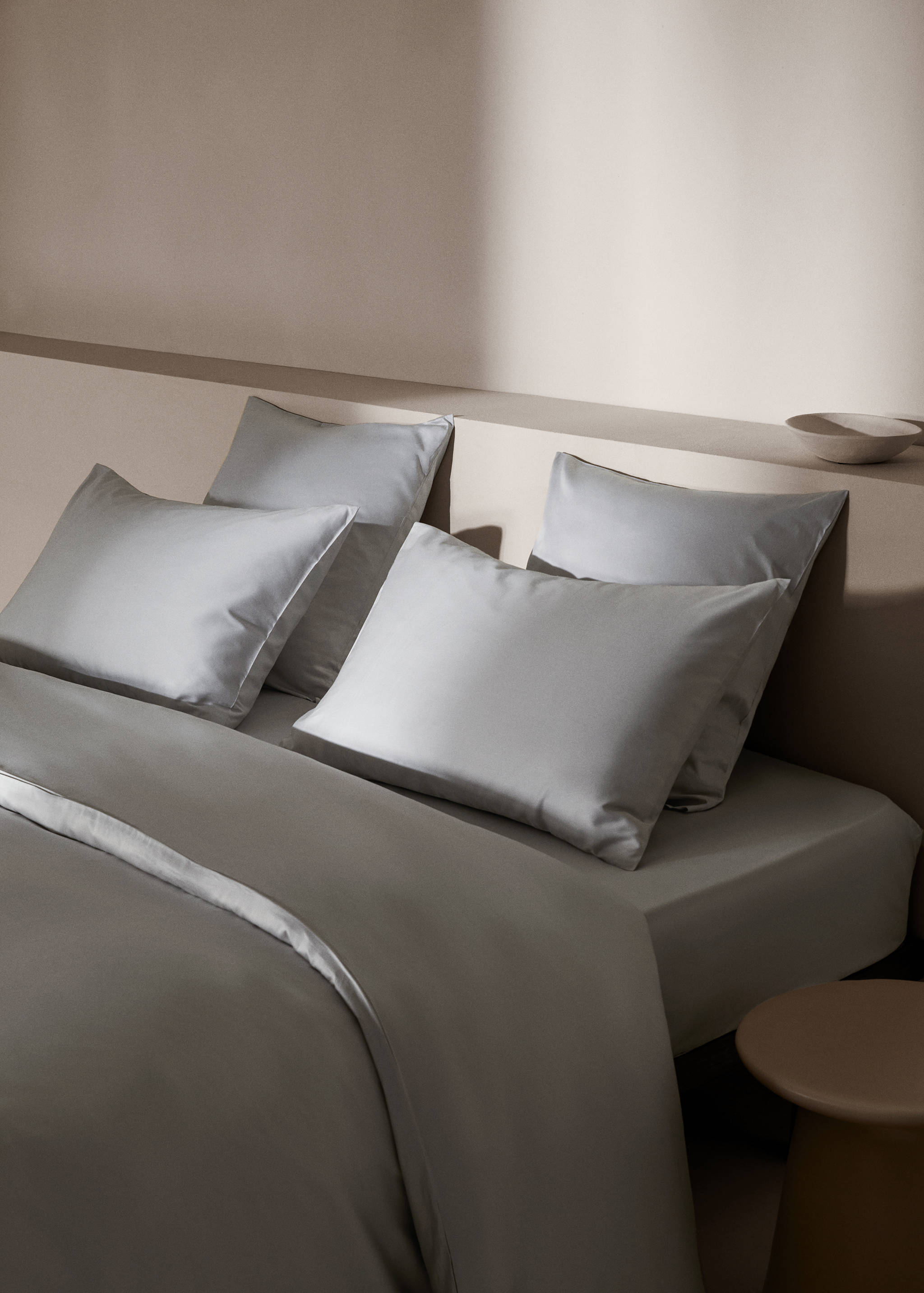 Satin duvet cover for king bed - Details of the article 7