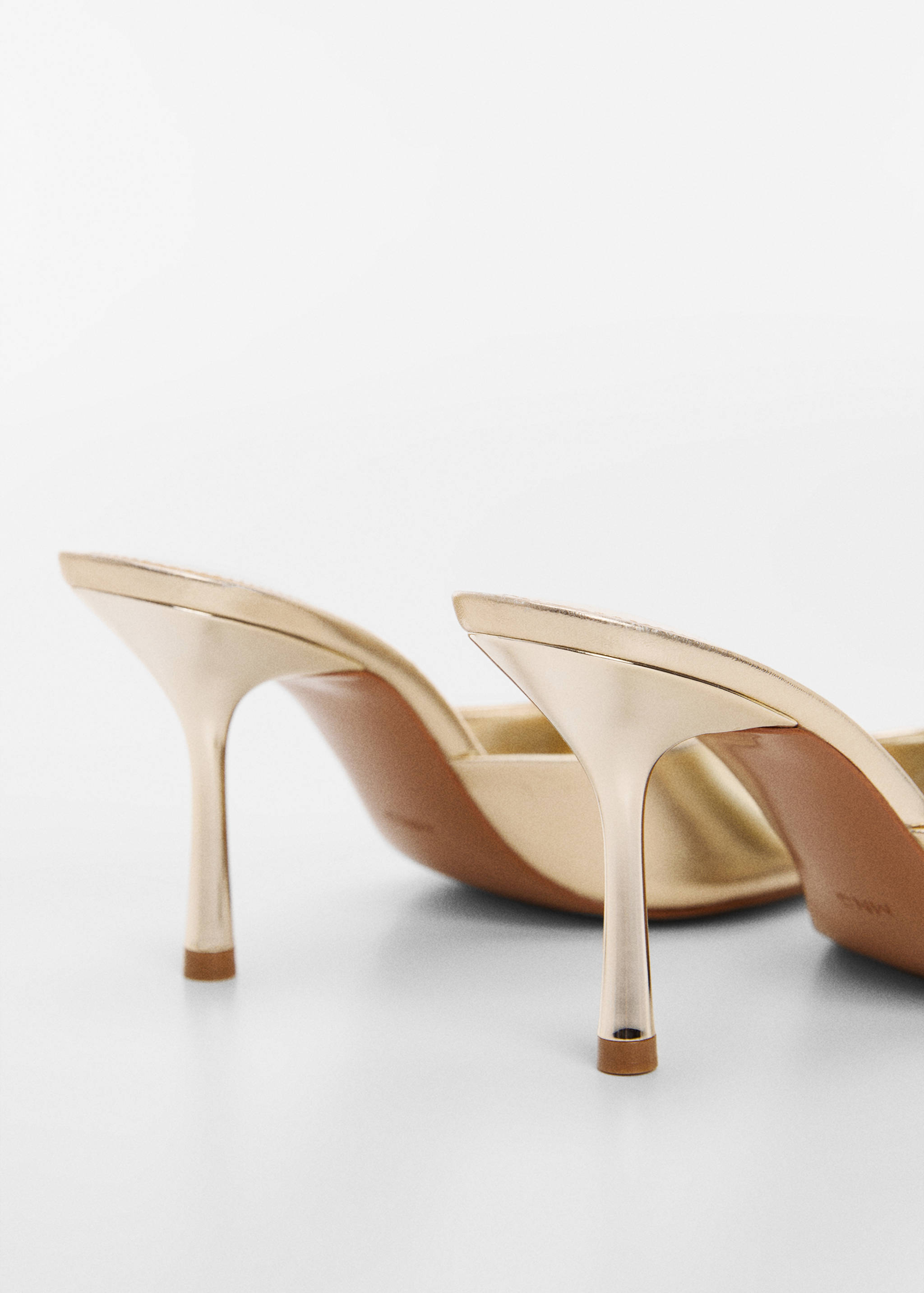 Heel non-structured sandals - Details of the article 1