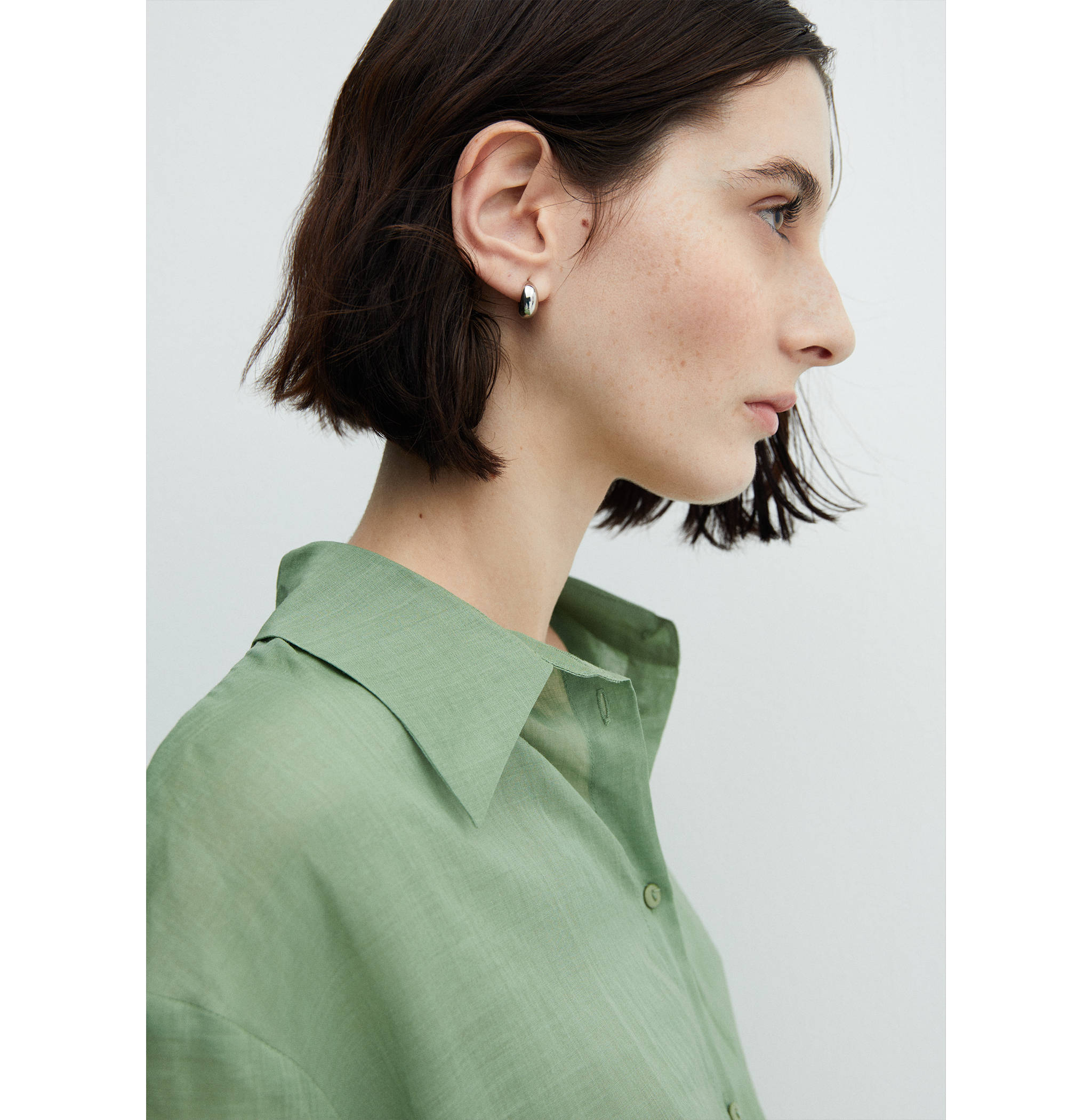 Oversize shirt openings - Details of the article 1