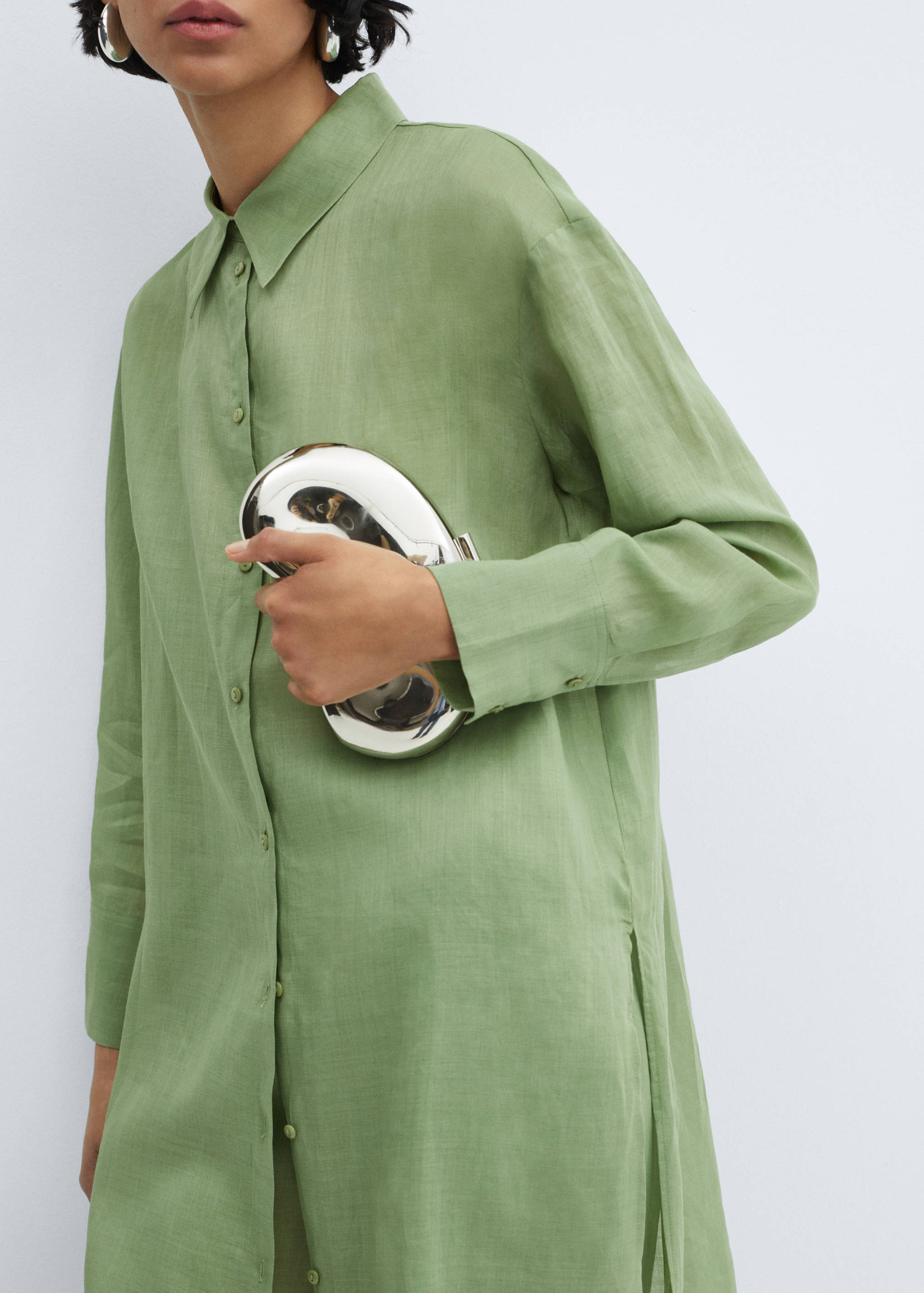 Oversize shirt openings - Details of the article 6