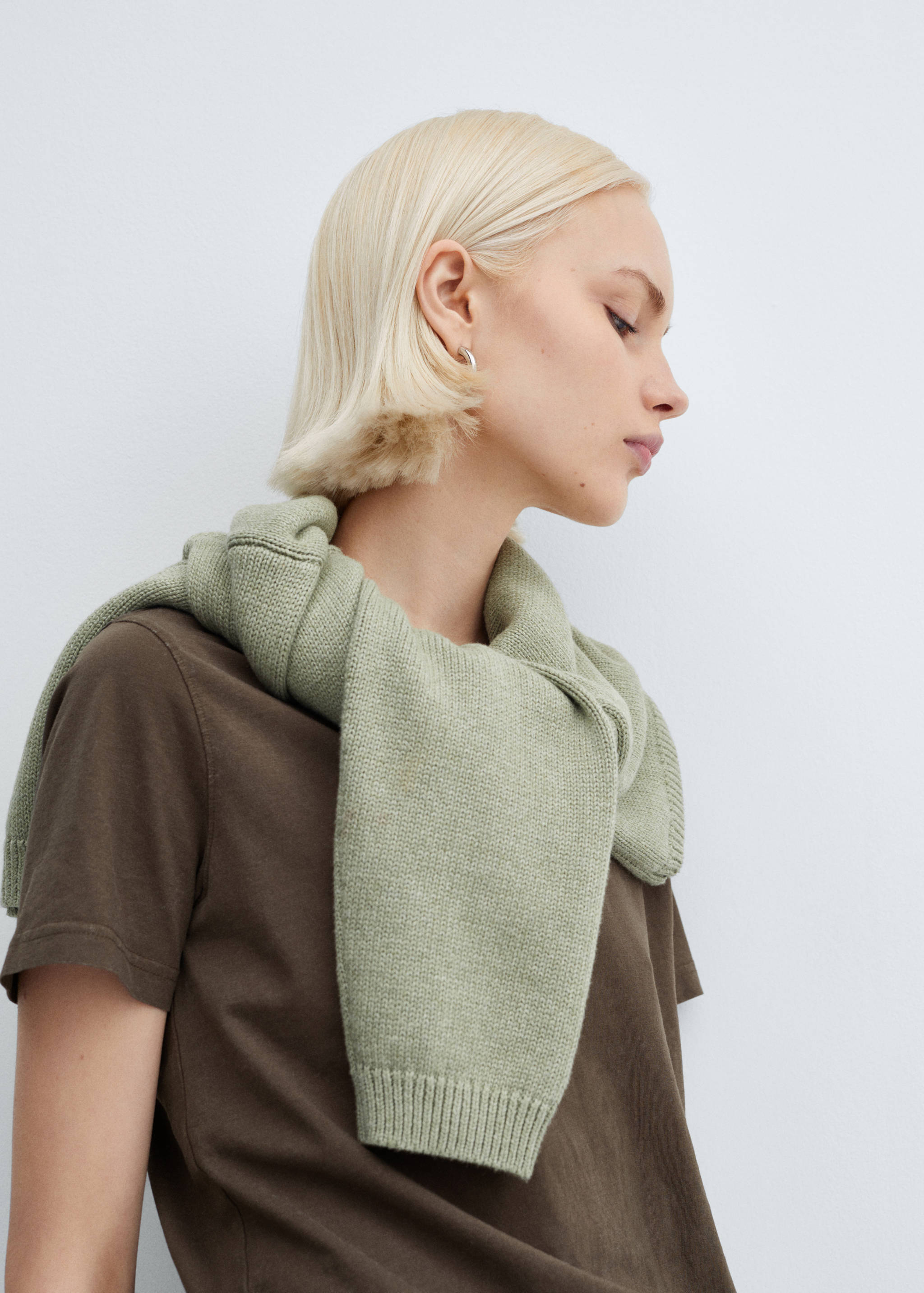 Washed round-neck t-shirt - Details of the article 1