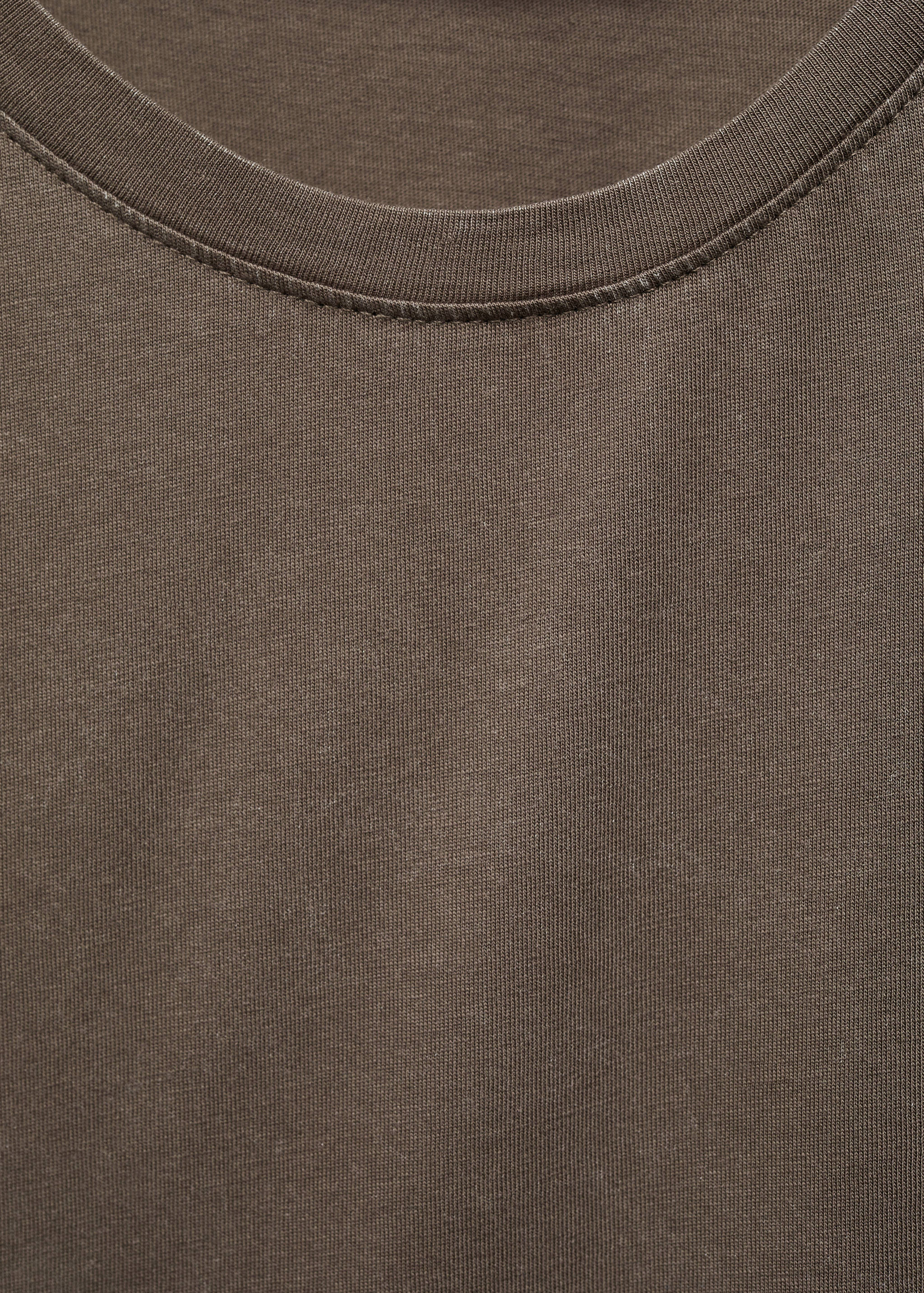 Washed round-neck t-shirt - Details of the article 8
