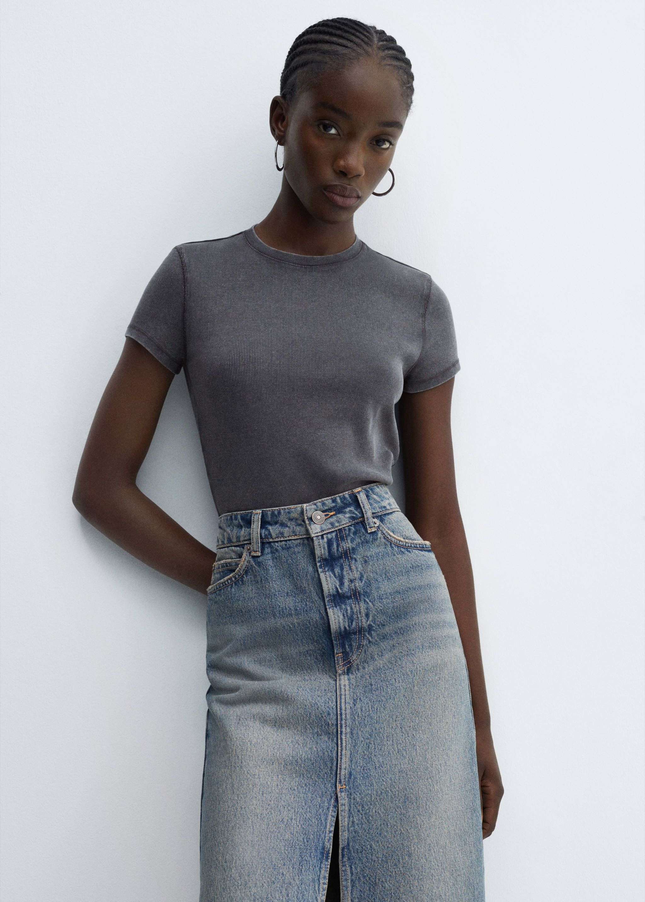 Camiseta lavada canalé - Plano medio