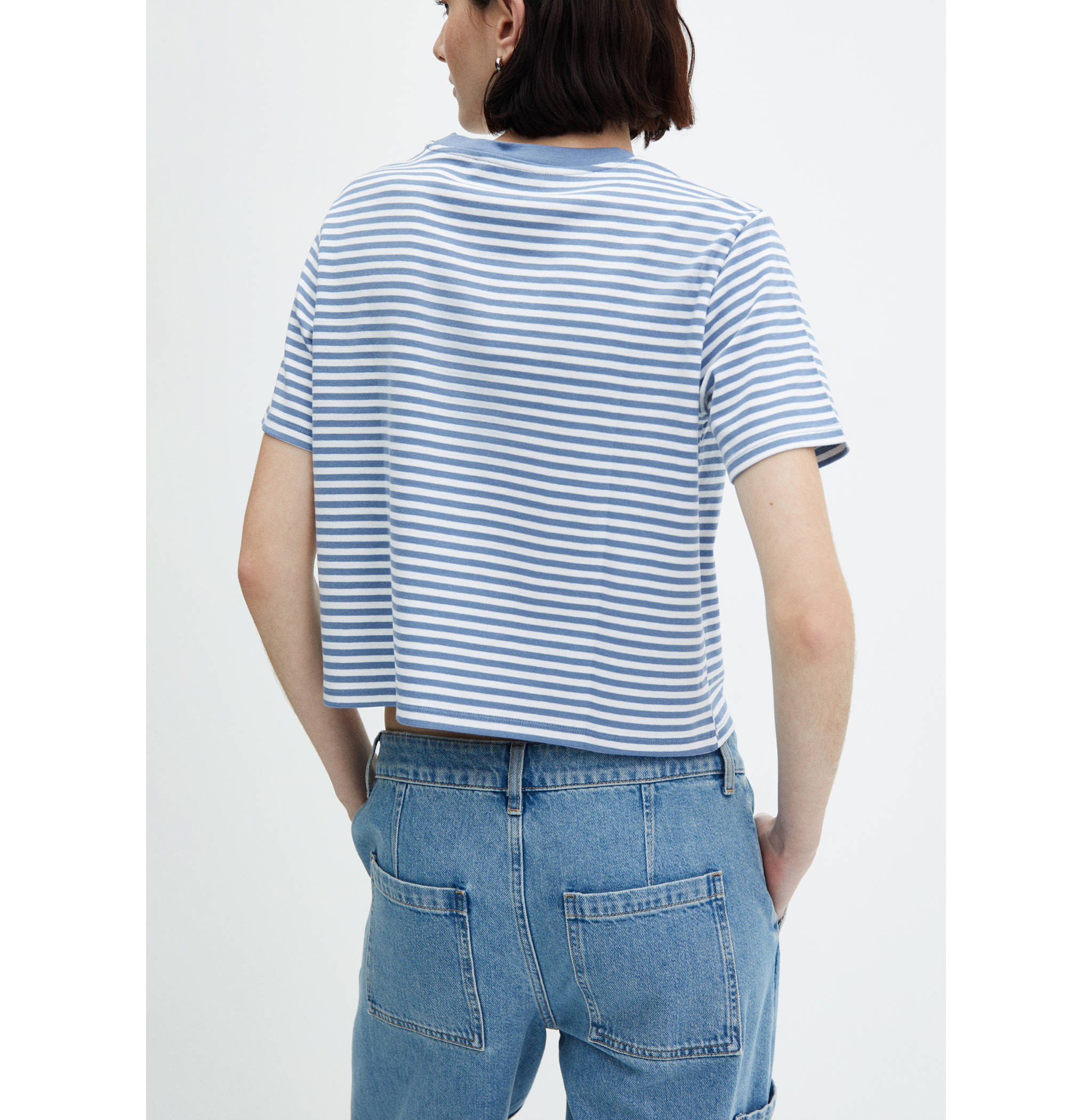 Striped short-sleeved t-shirt - Reverse of the article
