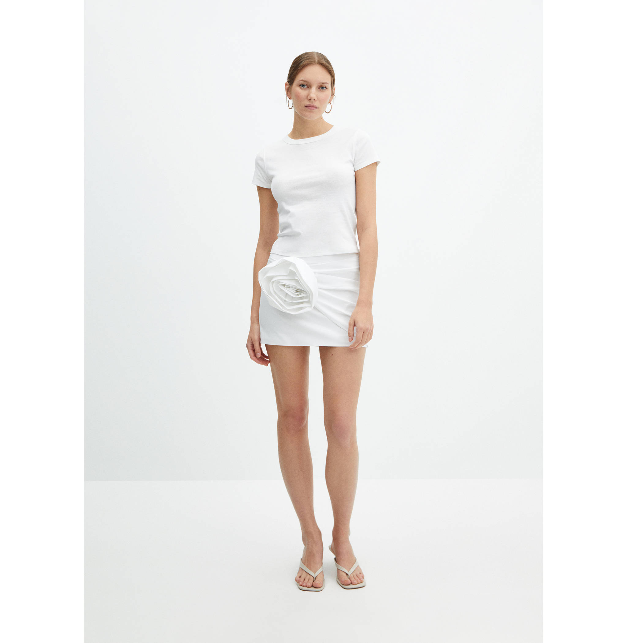 Maxi-flower mini-skirt - General plane