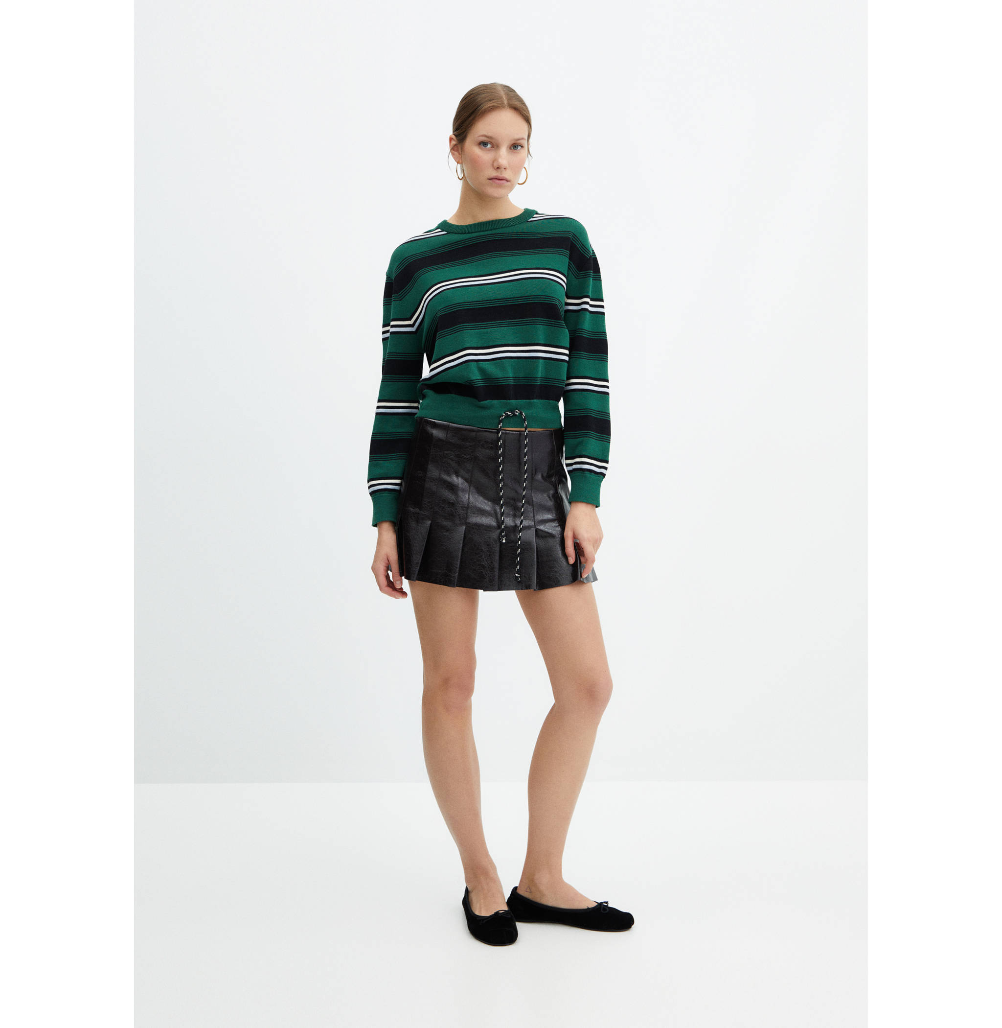 Round-neck striped sweater - General plane