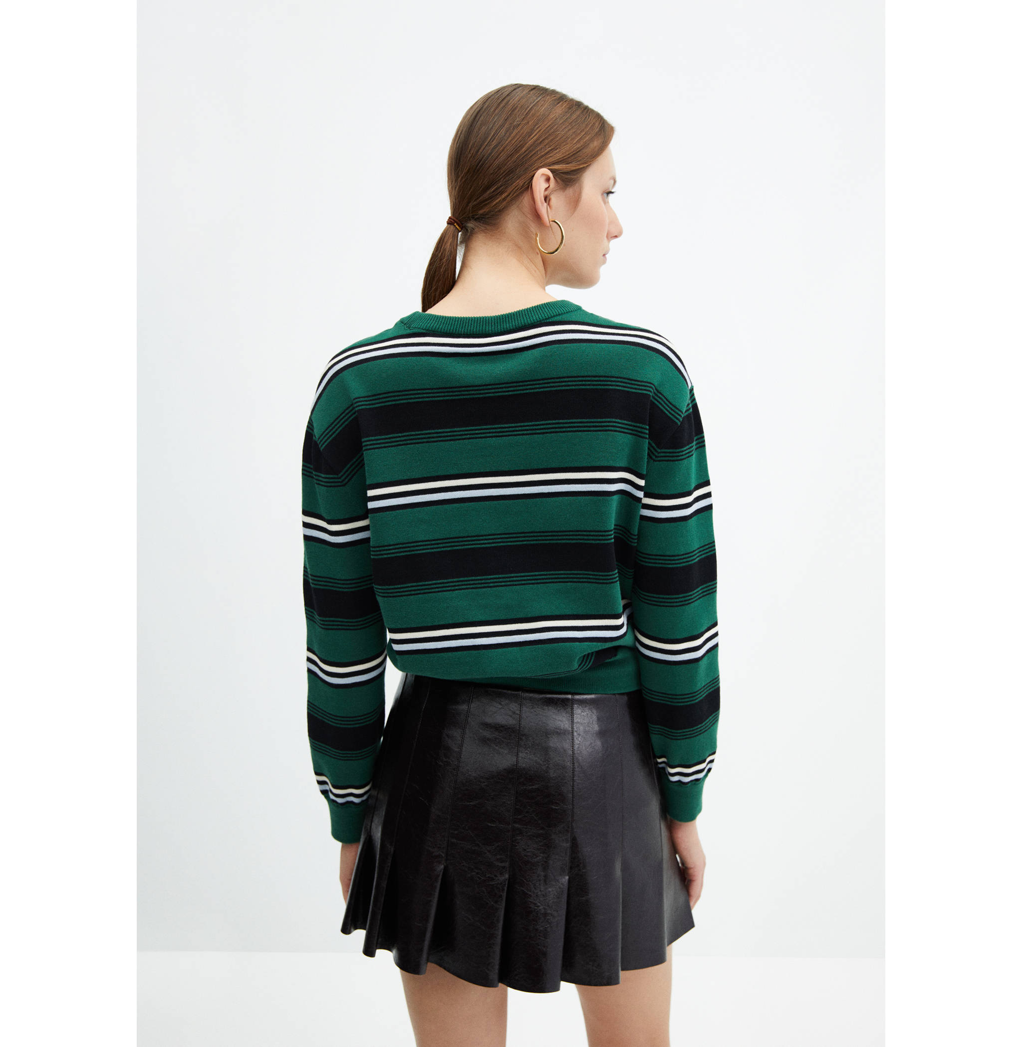 Round-neck striped sweater - Reverse of the article