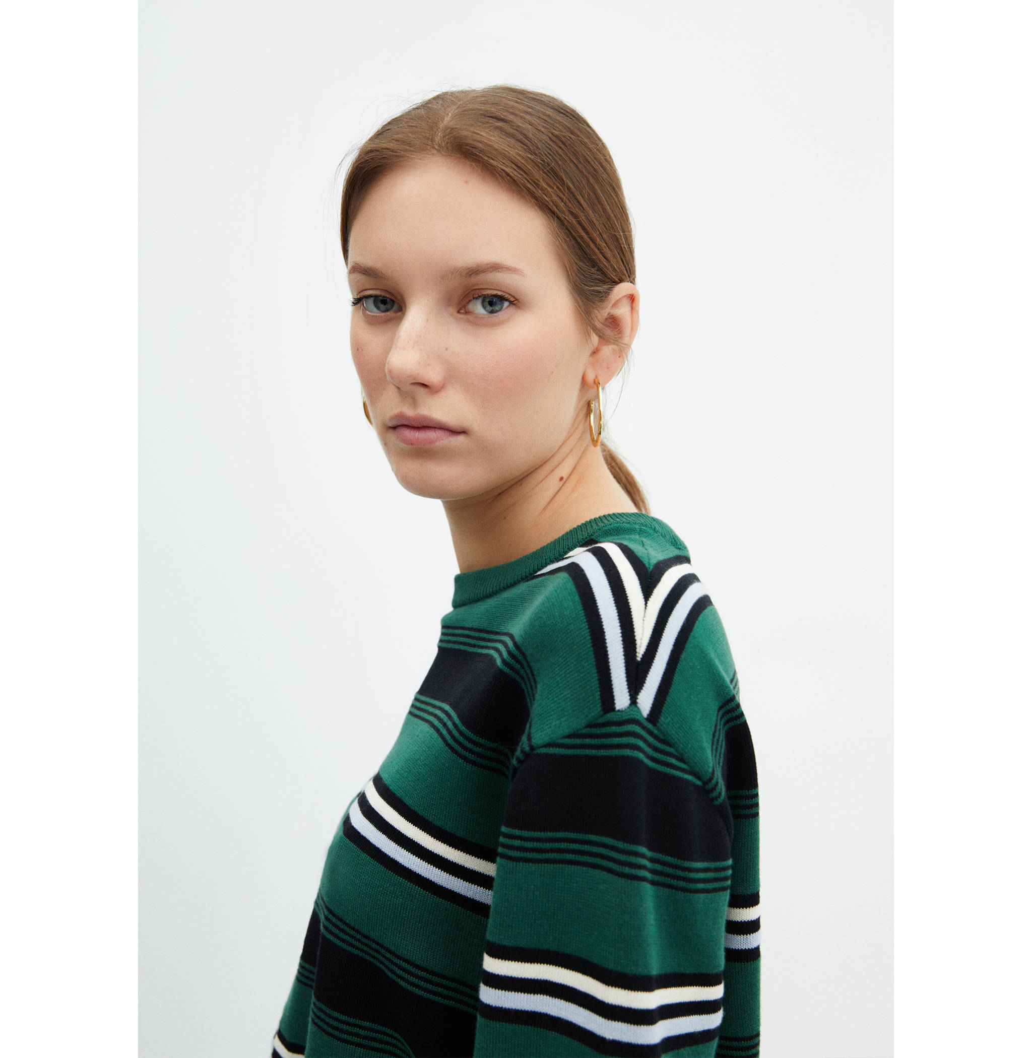 Round-neck striped sweater - Details of the article 6