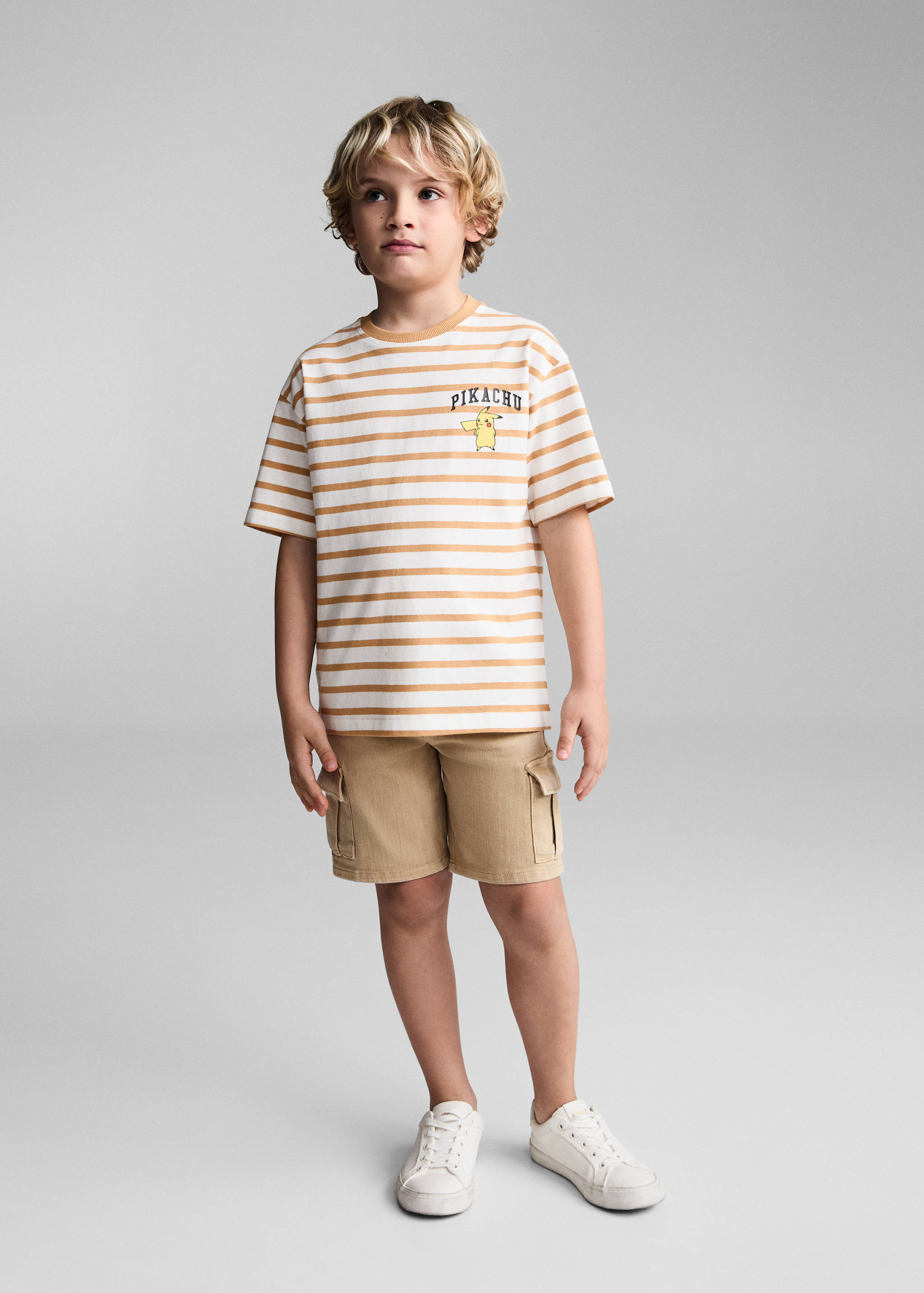 Pikachu Pokemon t-shirt - General plane