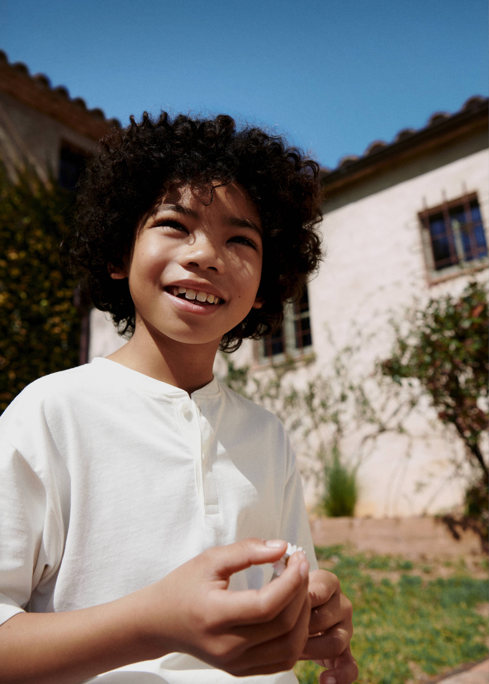Buttoned cotton T-shirt - Details of the article 5