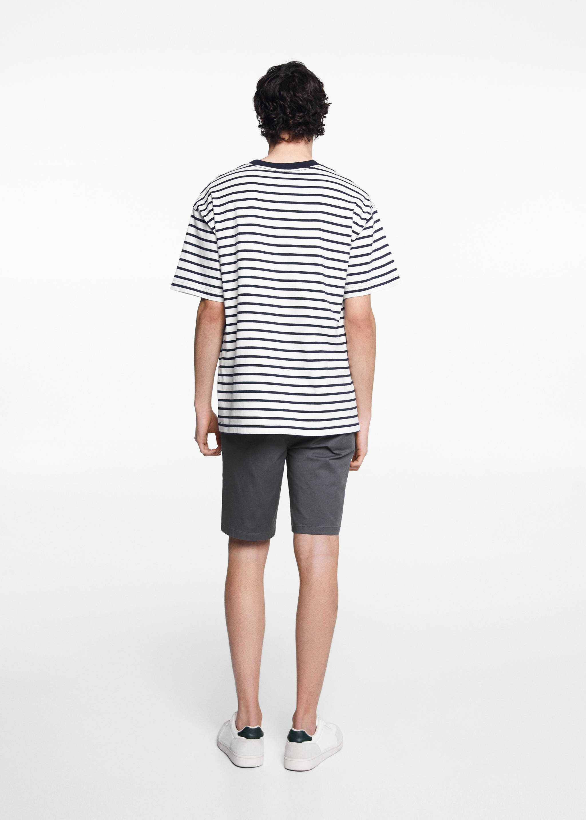 Gestreiftes Baumwoll-Shirt - Rückseite des Artikels