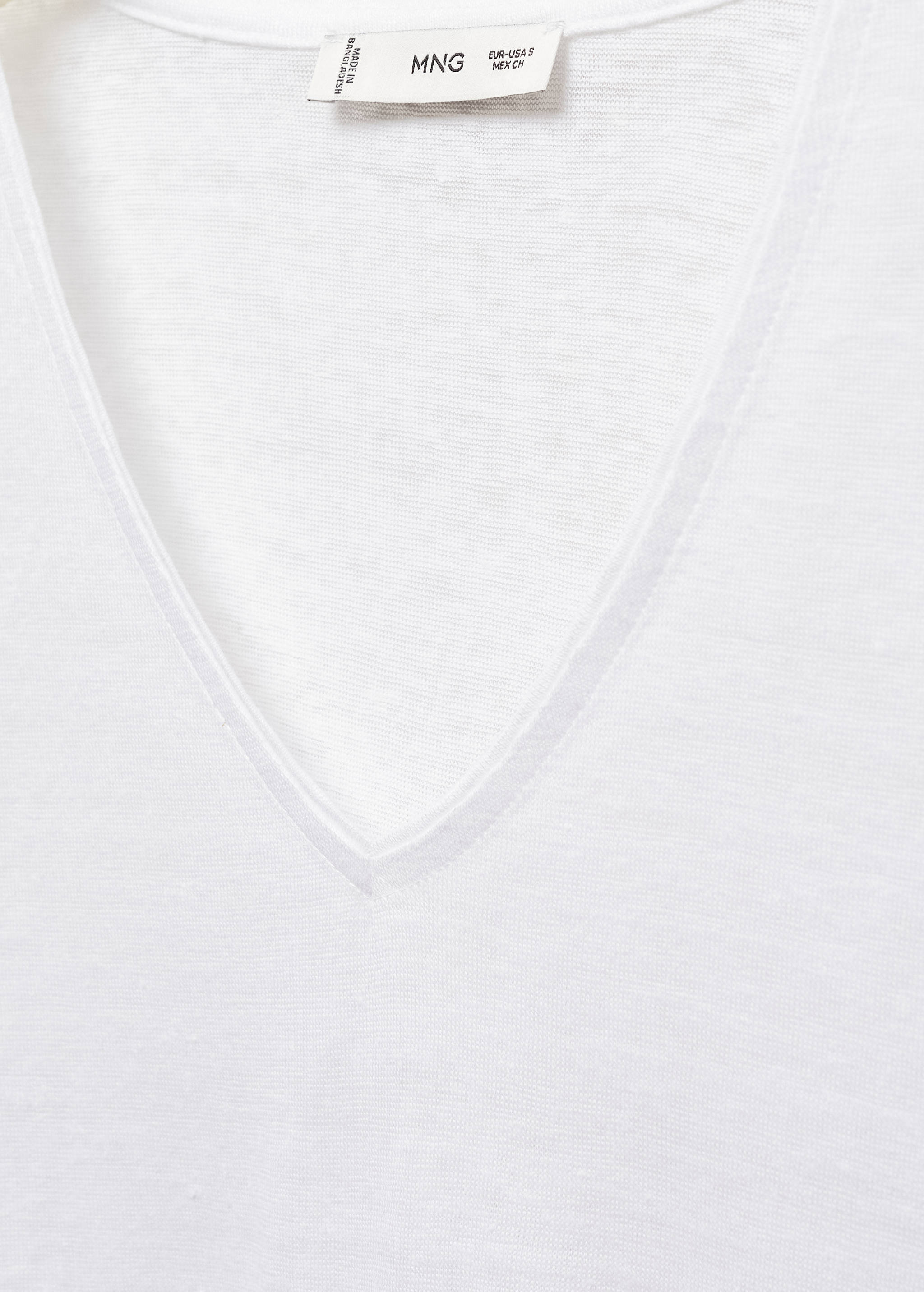 V-neck linen t-shirt - Details of the article 8