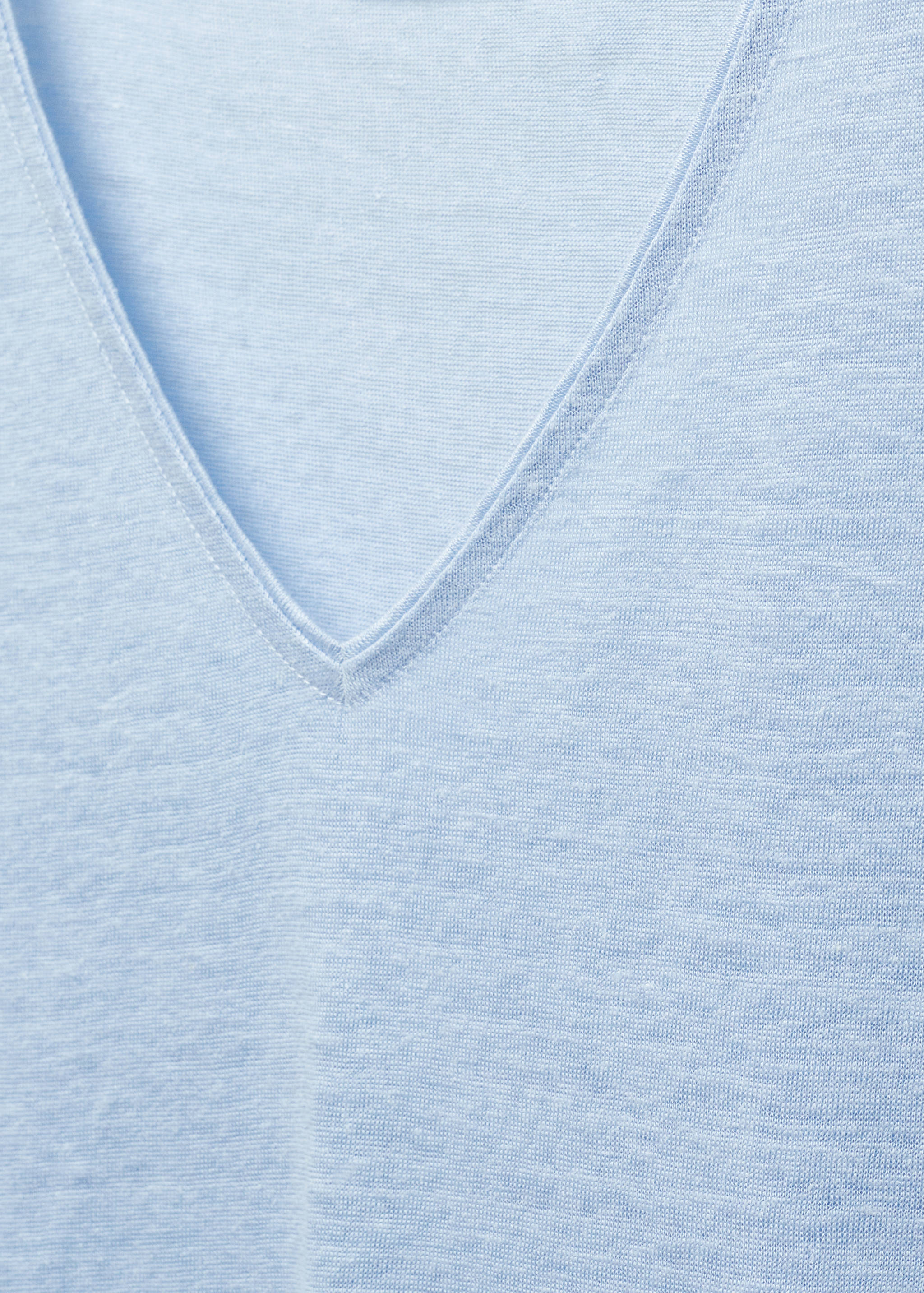 V-neck linen t-shirt - Details of the article 8