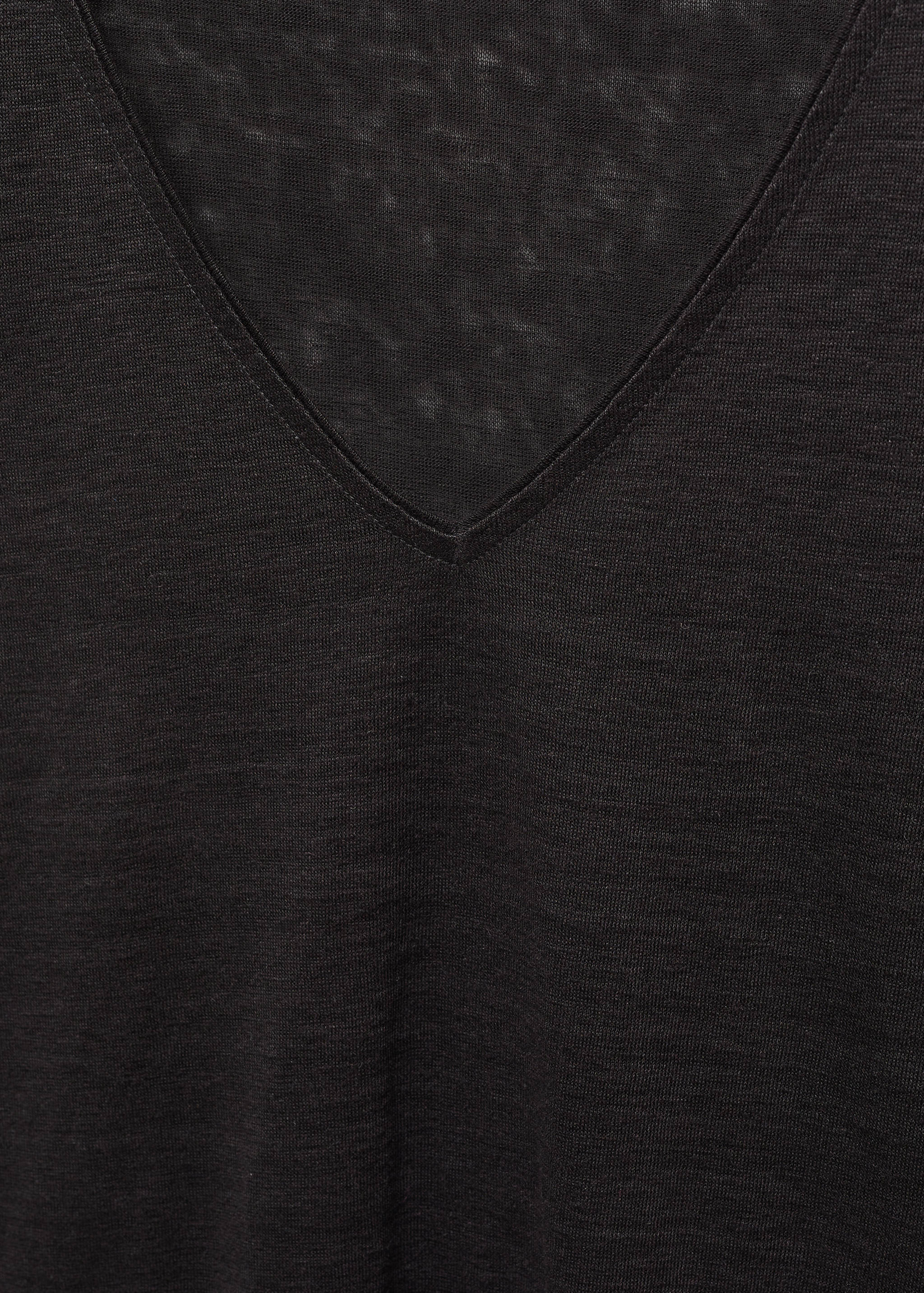 V-neck linen t-shirt - Details of the article 8
