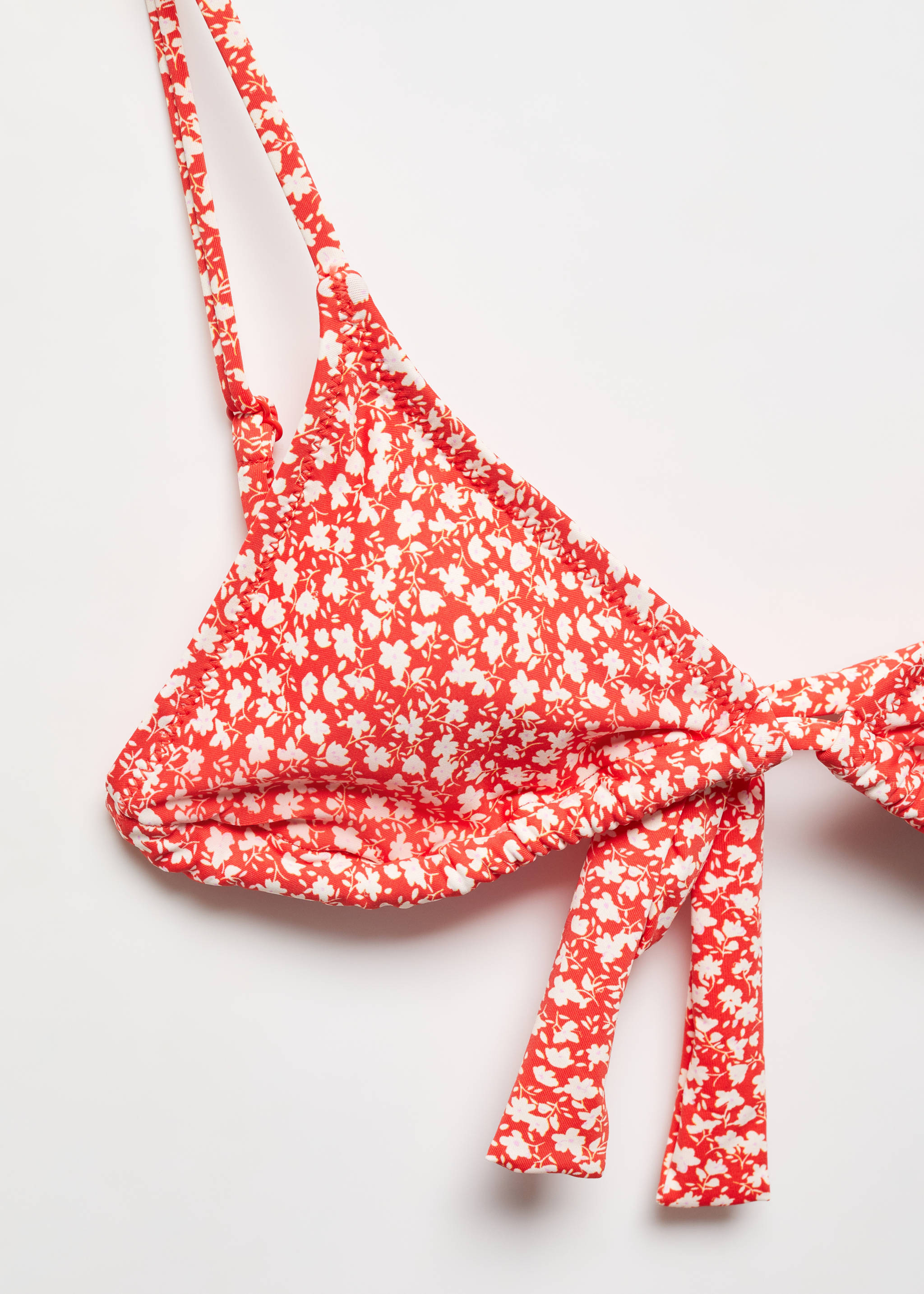 Floral triangle bikini - Details of the article 8, Red. Ref: 67006736-00.