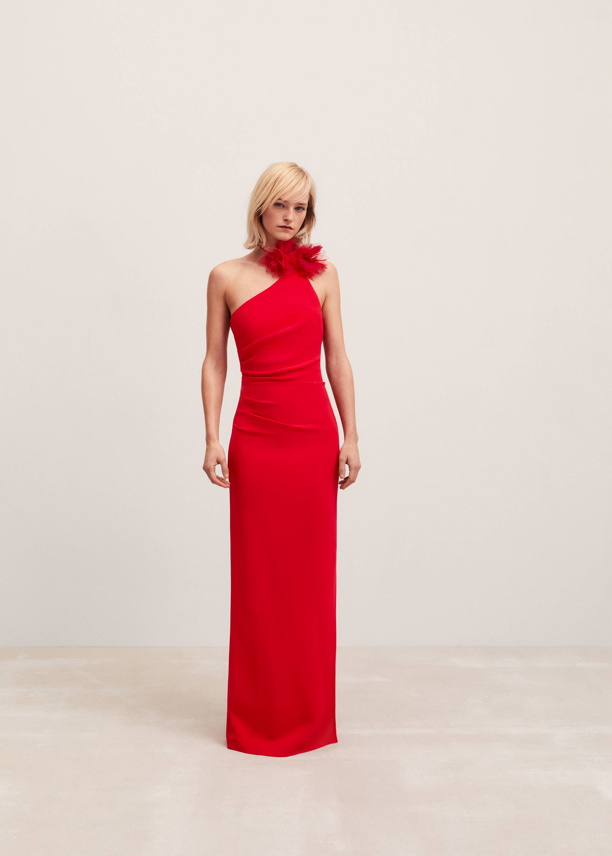 Asymmetrical dress with flower detail - General plane
