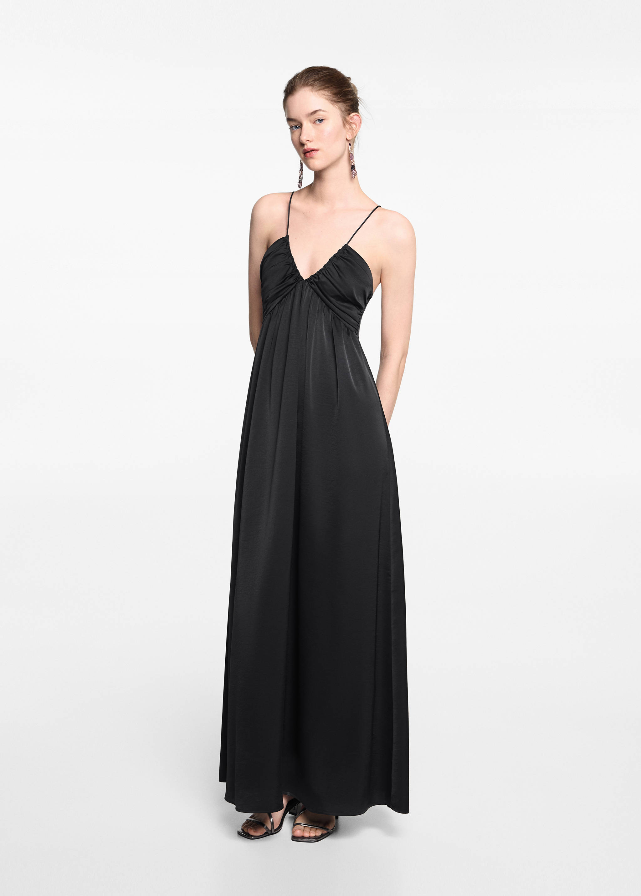 Pleated long dress - General plane