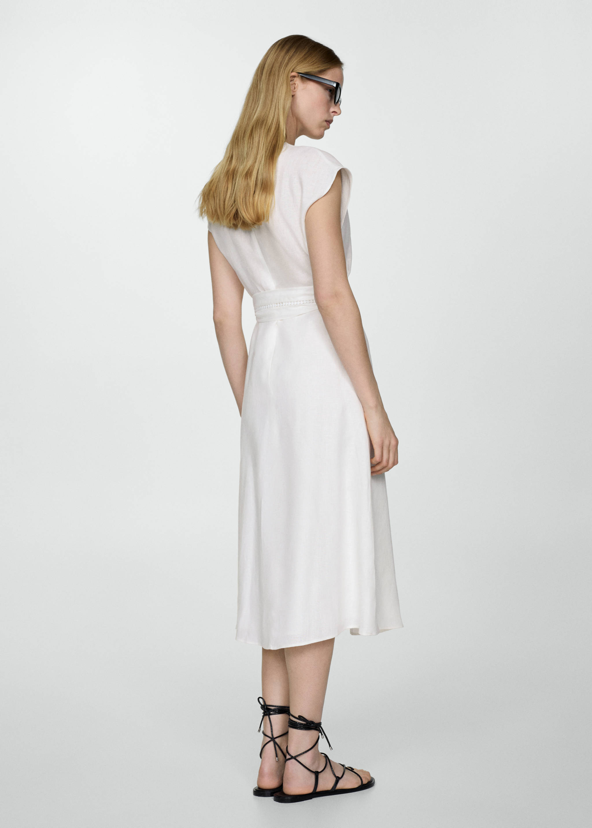 100% linen dress with bow - Reverse of the article