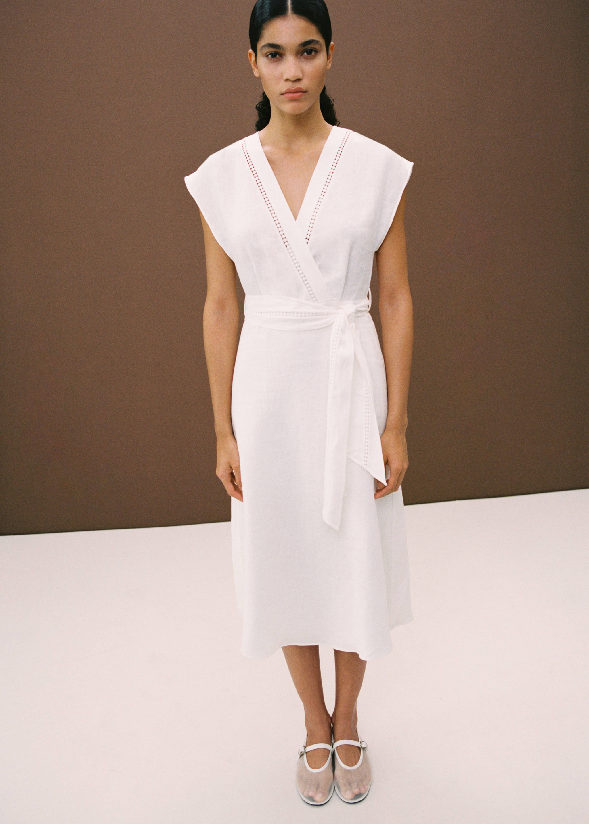 100% linen dress with bow - Details of the article 9, White. Ref: 67007116-00.