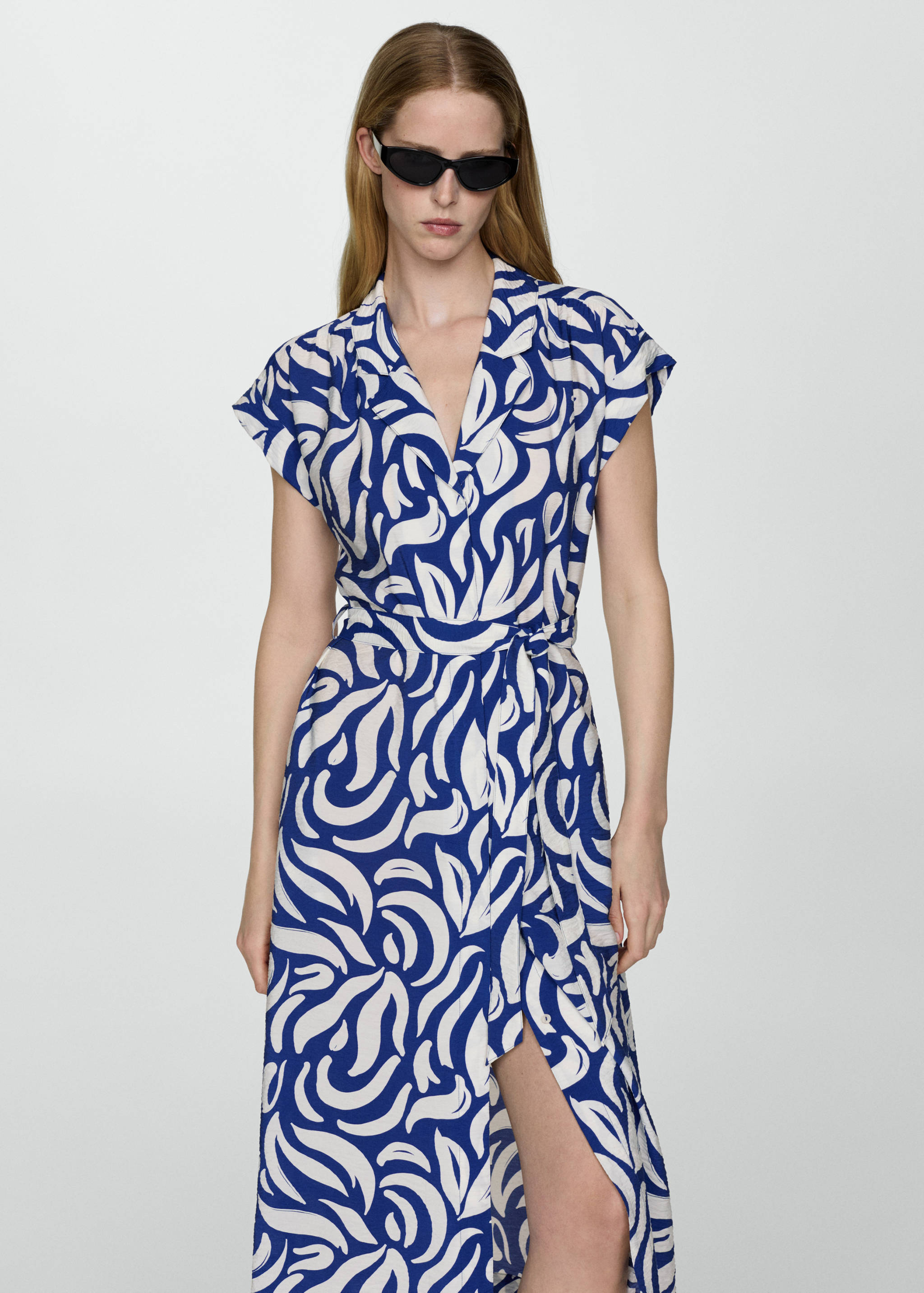 Textured shirt dress with bow - Medium plane