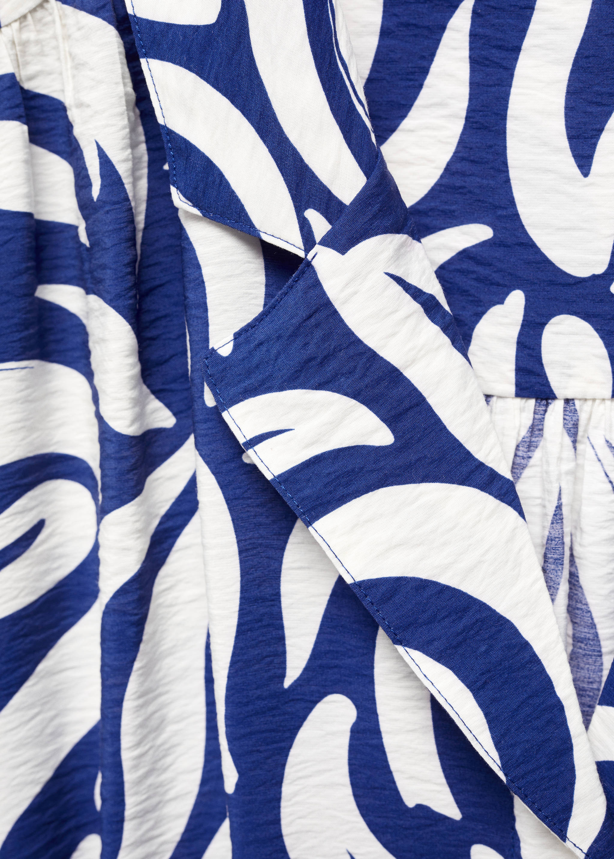 Textured shirt dress with bow - Details of the article 8