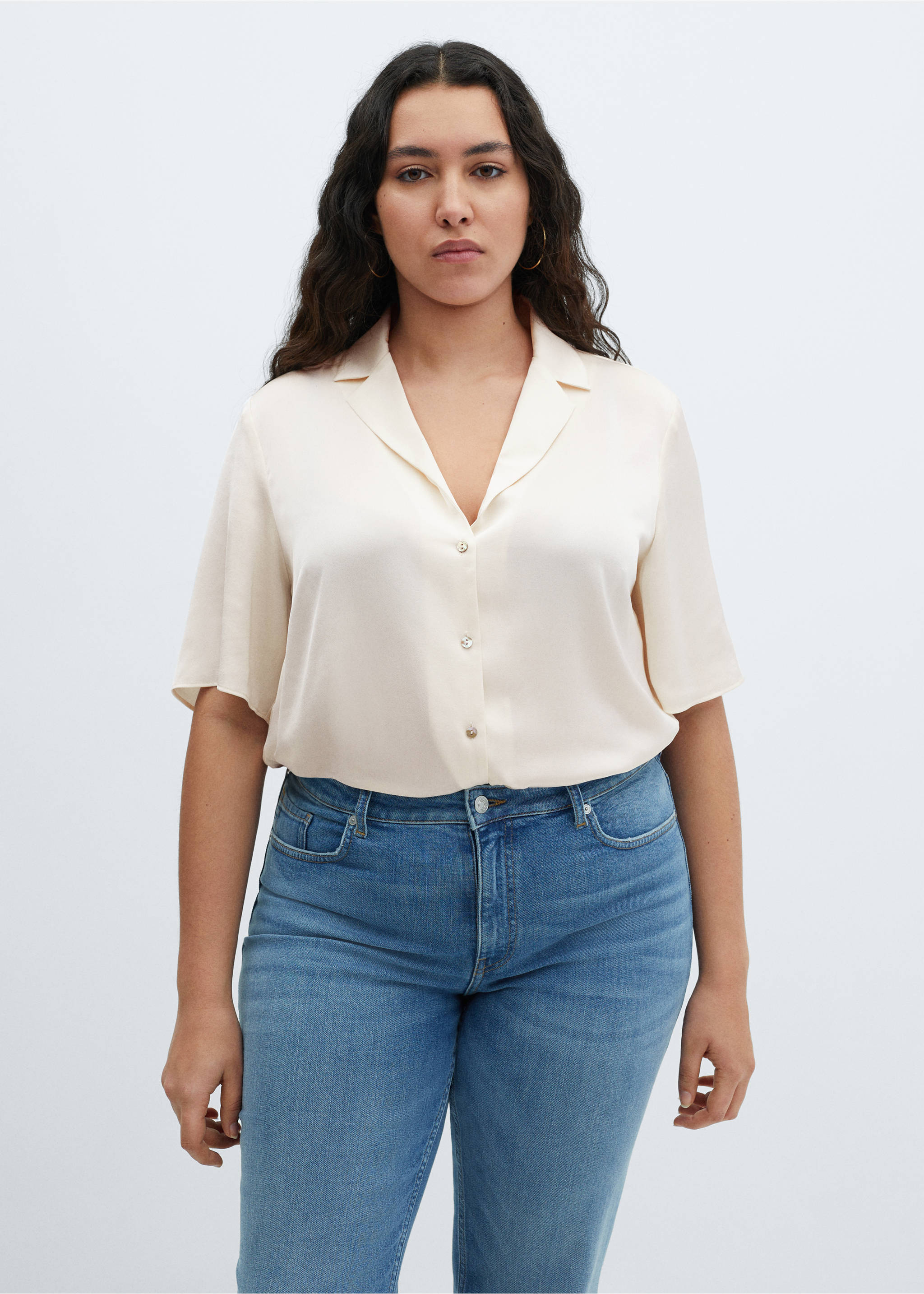 Short-sleeved satin shirt - Details of the article 5, Ecru. Ref: 67007129-00.