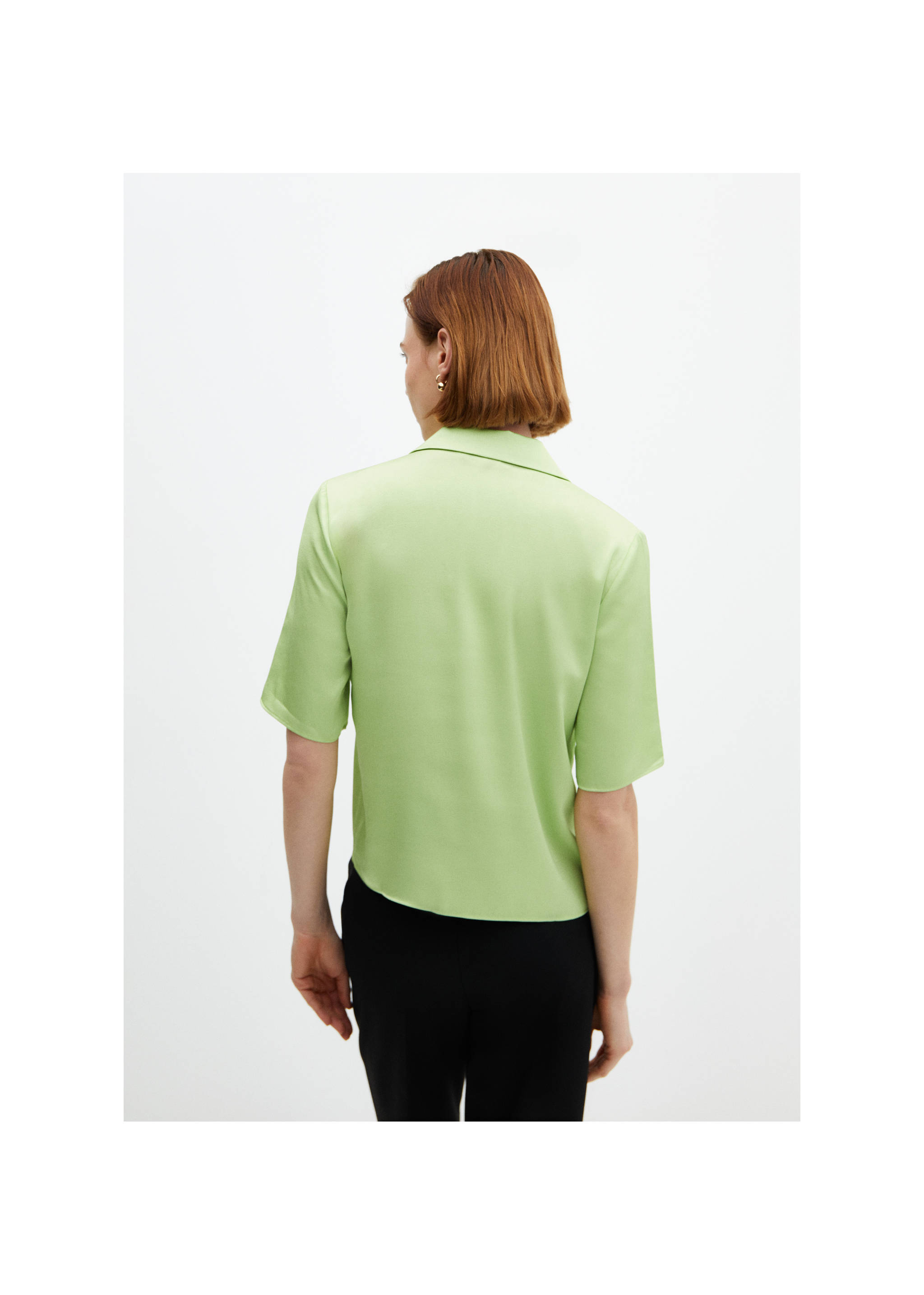 Short-sleeved satin shirt - Reverse of the article, Green. Ref: 67007129-00.