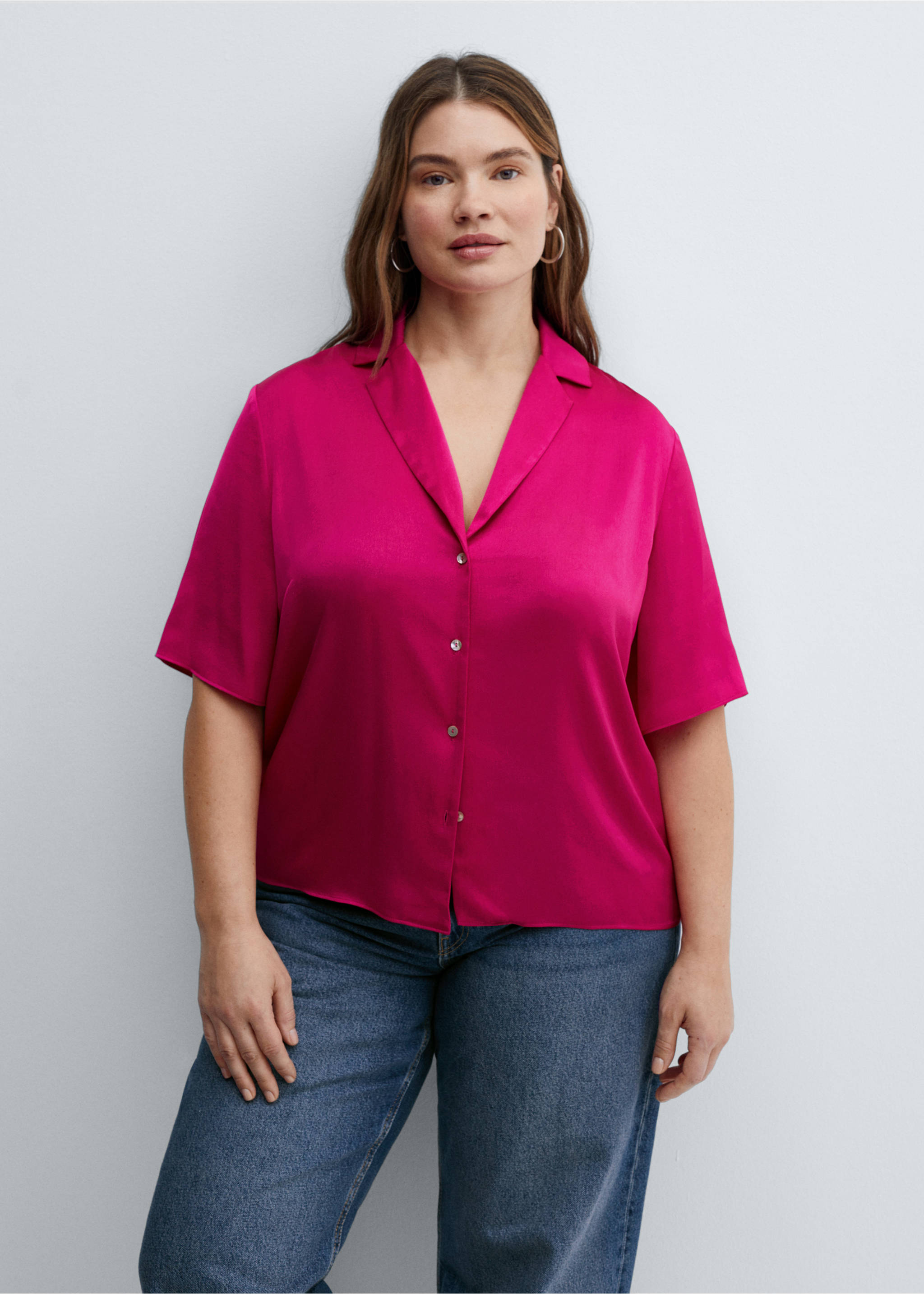 Short-sleeved satin shirt - Details of the article 5, Fuchsia. Ref: 67007129-00.