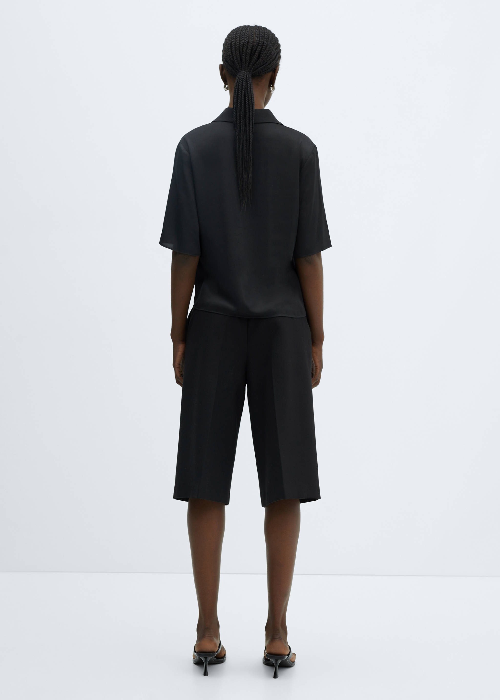 Chemise satinée manches courtes - Verso de l’article