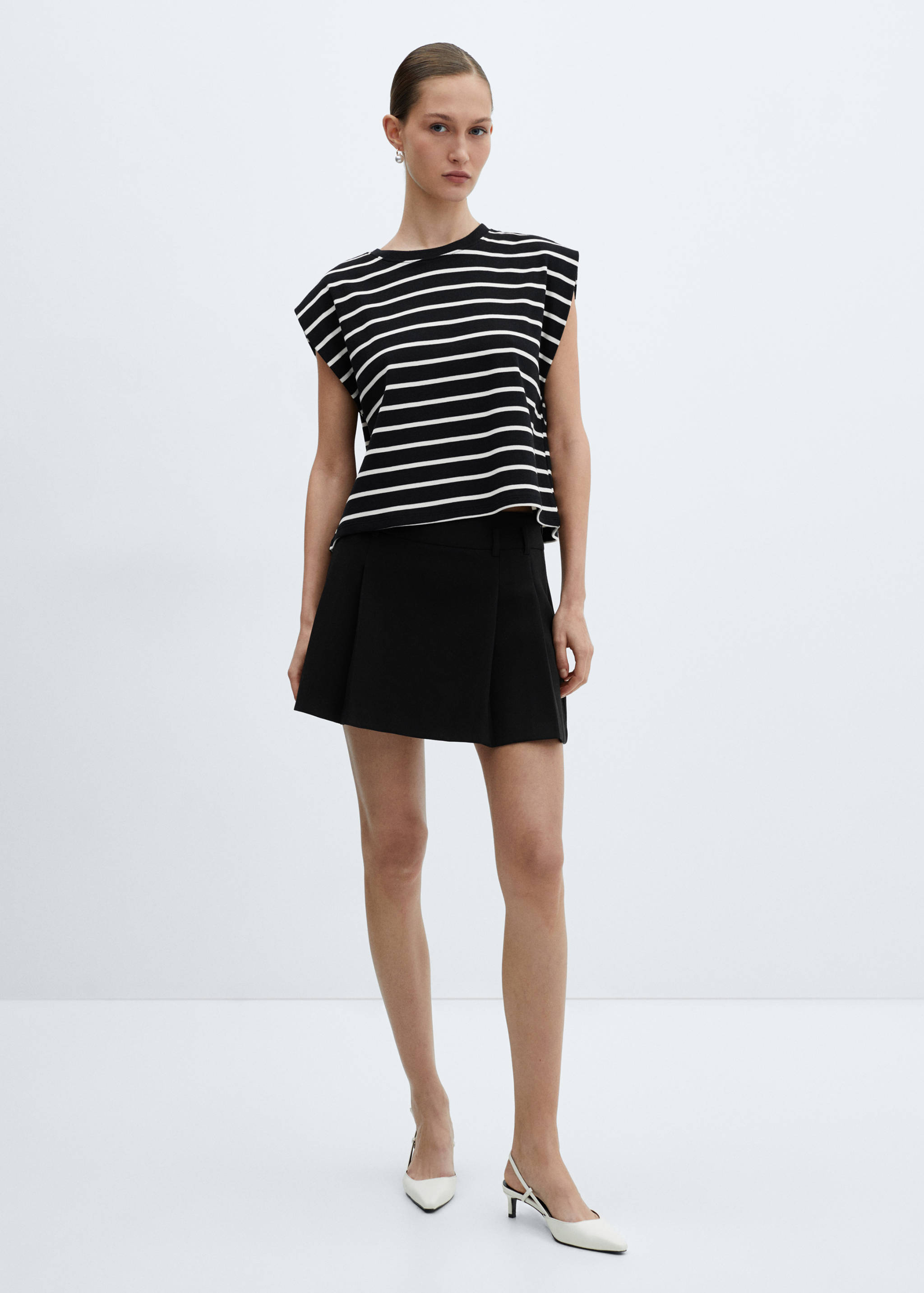 Tričko s proužky a ramenními vycpávkami - Celkový náhled