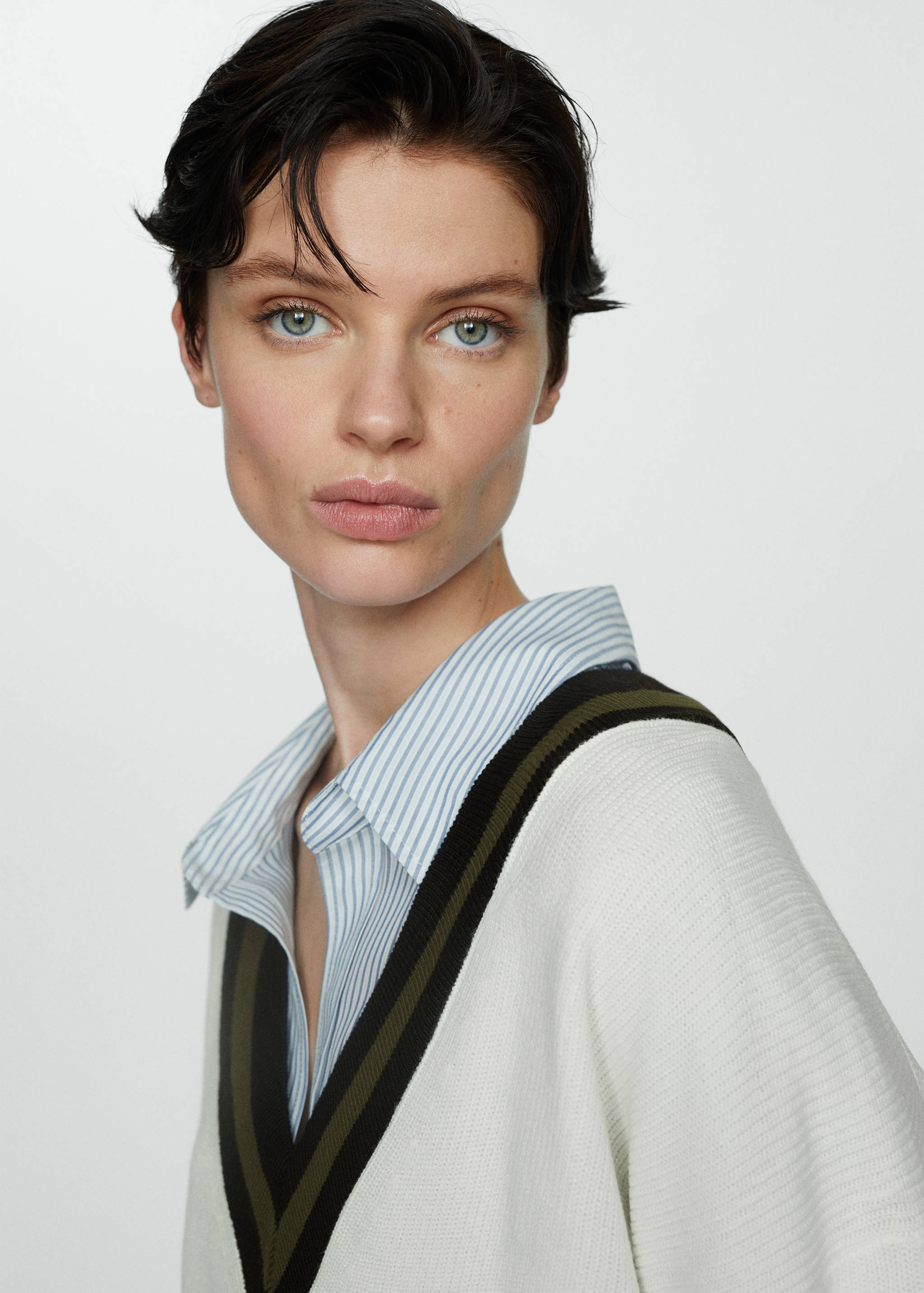 对比色V领毛衣 - null