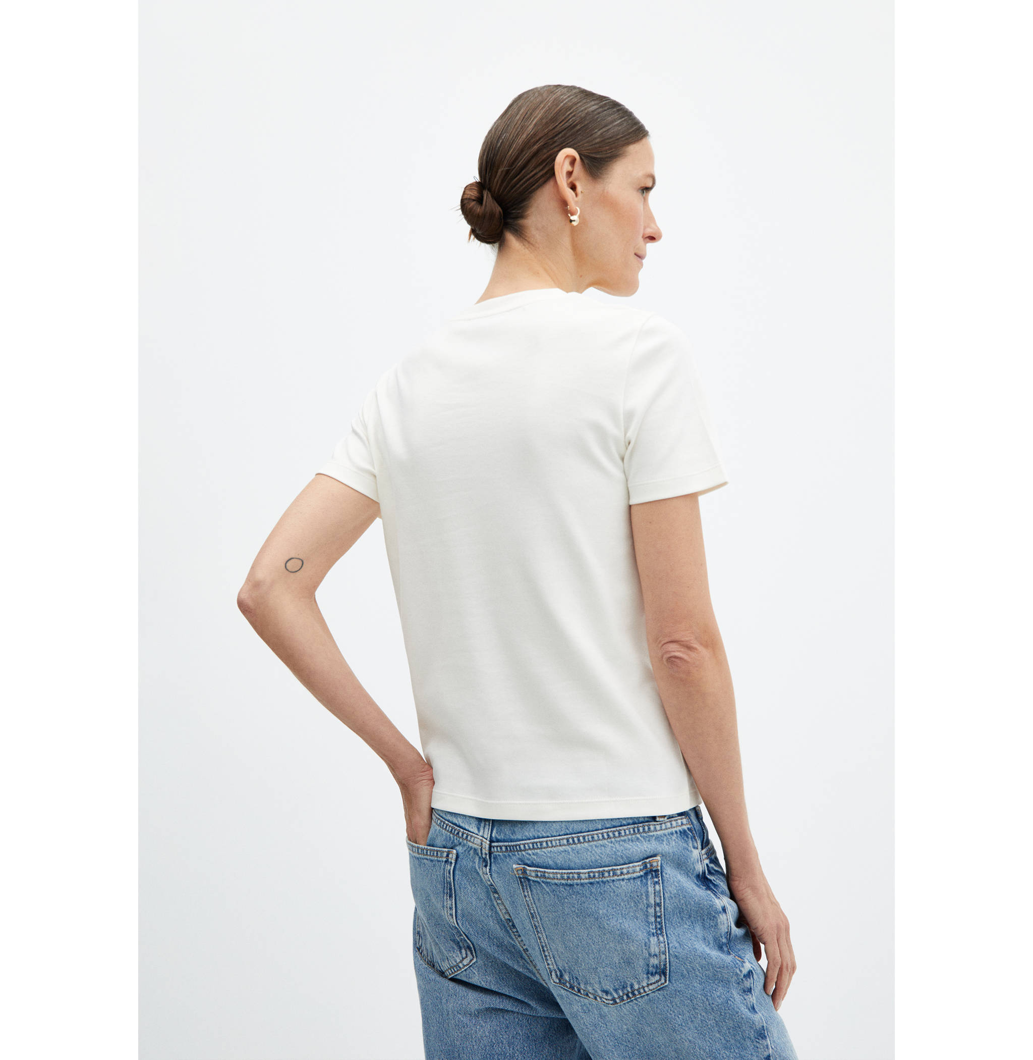 100% cotton t-shirt with printed message - Reverse of the article