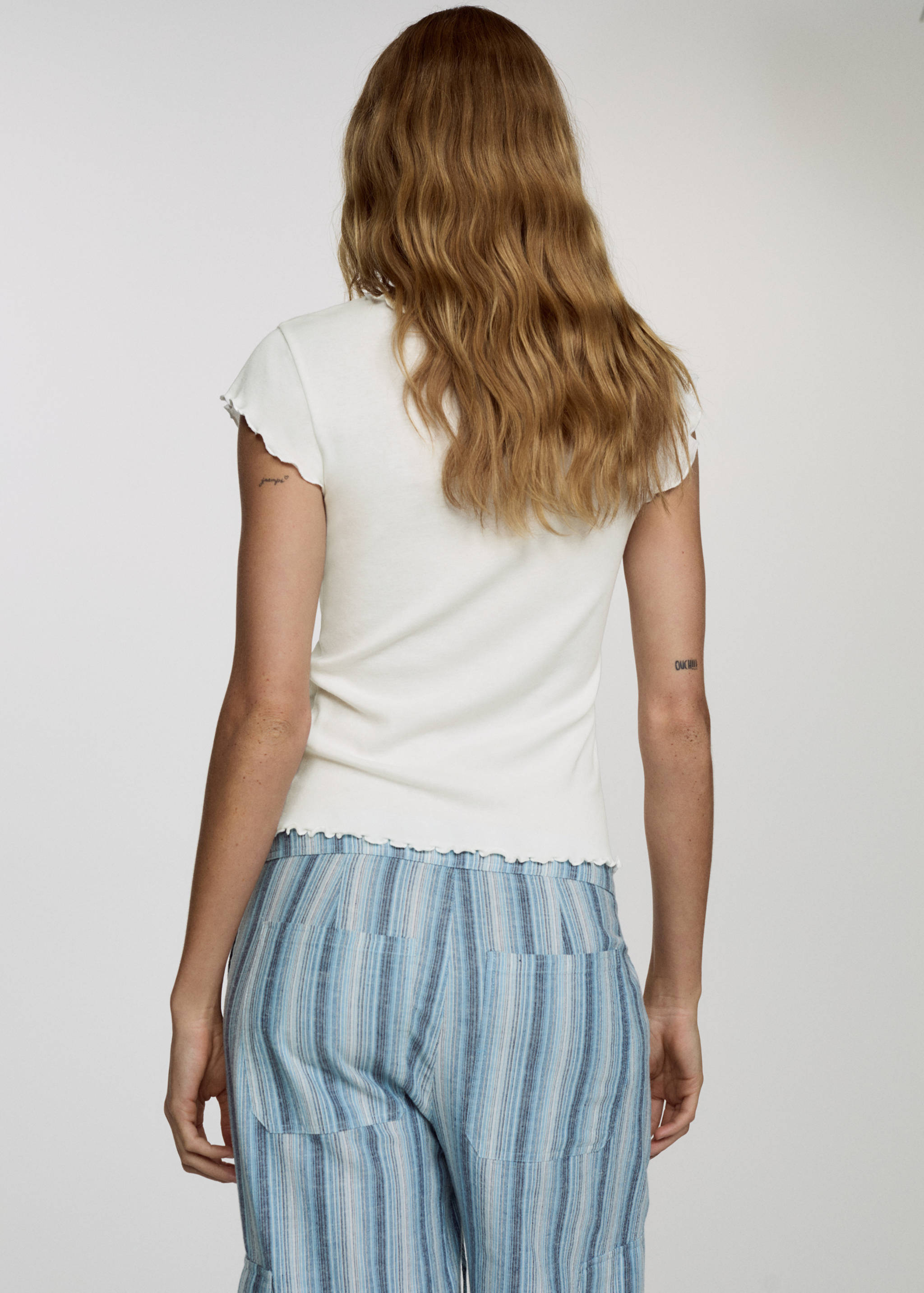 Modal t-shirt with scalloped ends - Reverse of the article