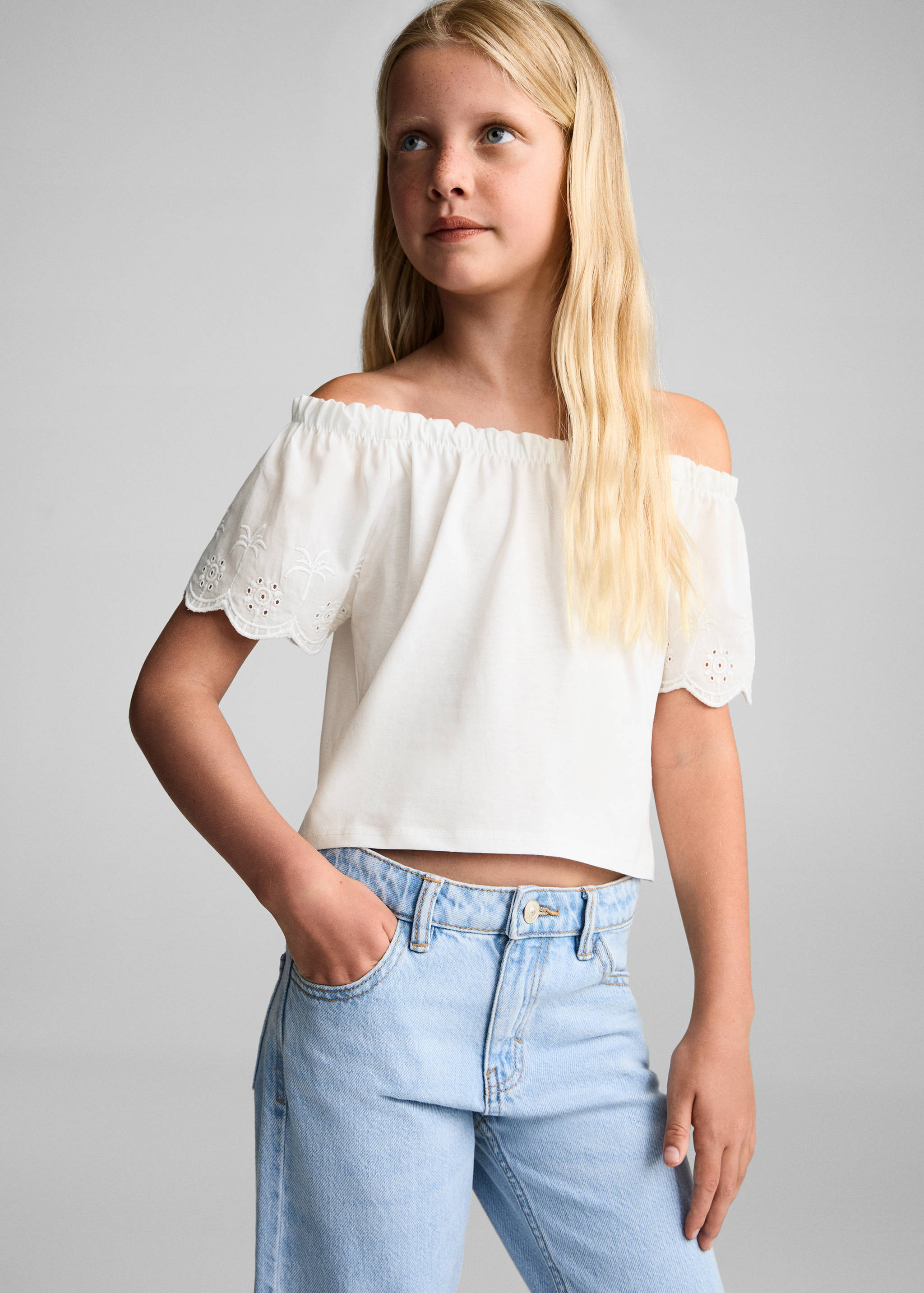 T-shirt pormenores bordados - Plano médio