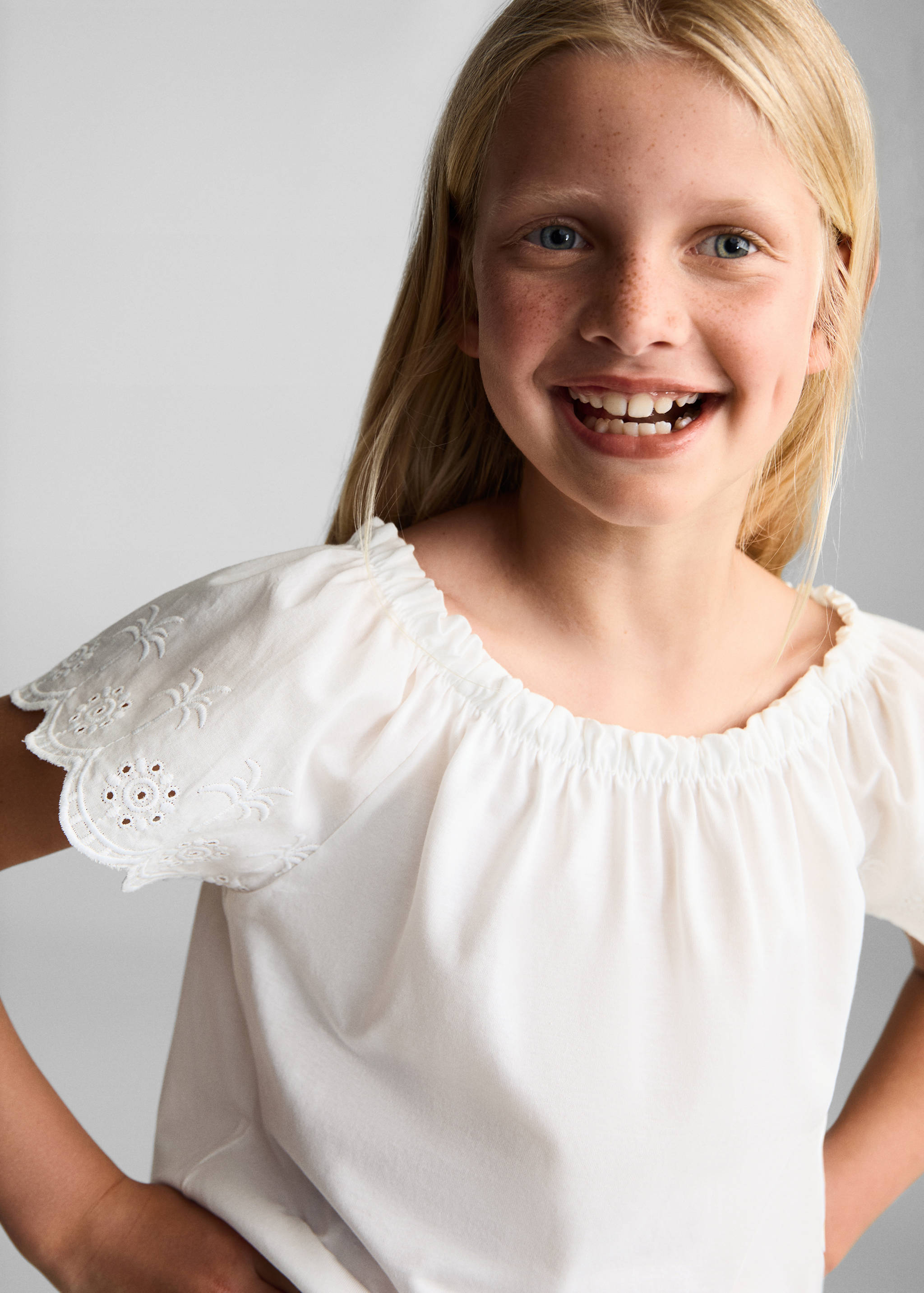 T-shirt pormenores bordados - Pormenor do artigo 1