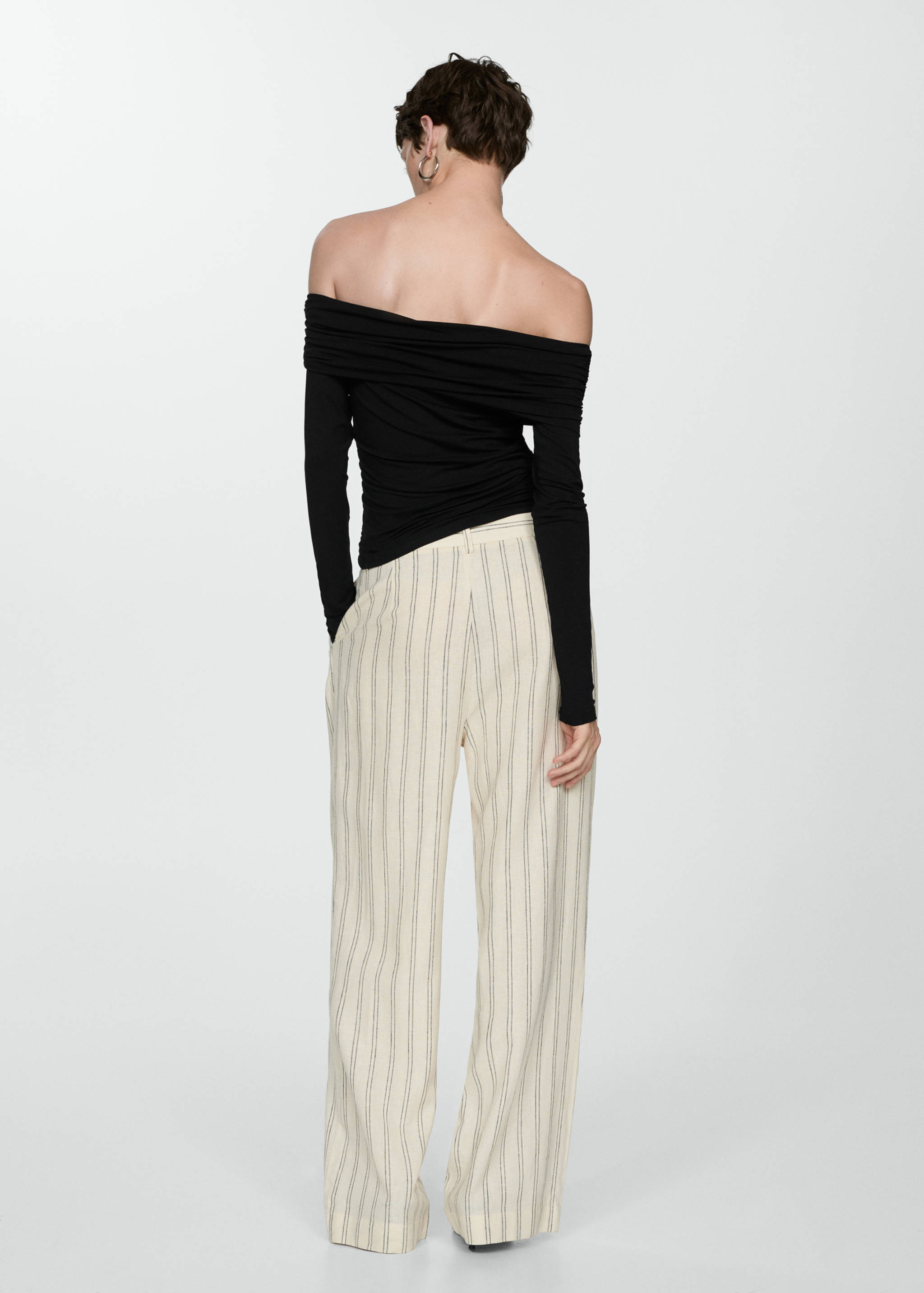 Camiseta hombros descubiertos - Reverso del artículo