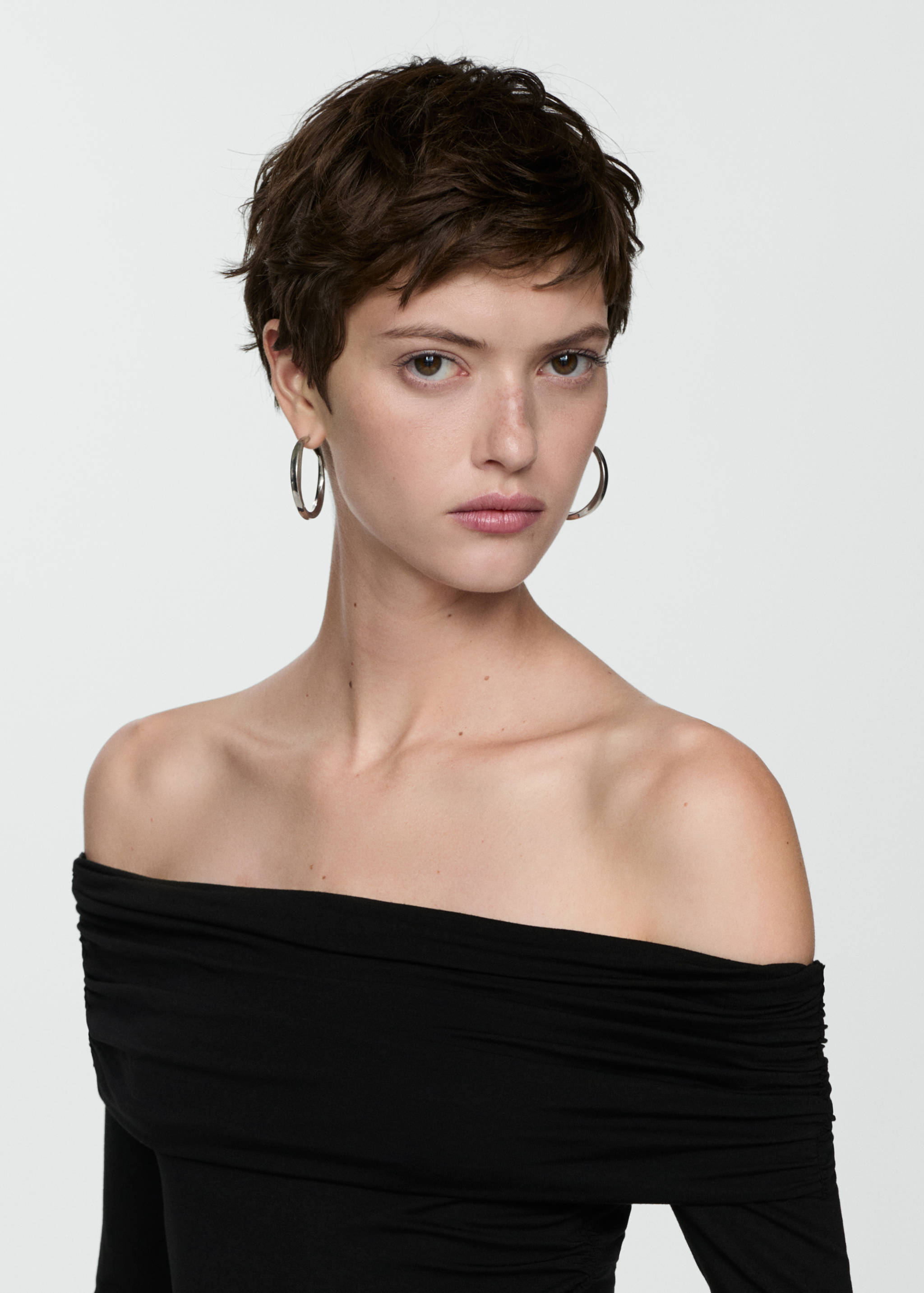 Camiseta hombros descubiertos - Detalle del artículo 1